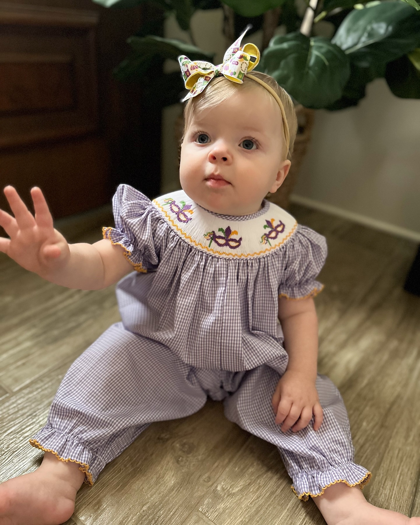 Addison’s #ootd • New to the krewe! Sister had her first @rickeymechesdonutking and met friends Caroline + Charlotte. Spoiler alert, she was a big fan of both.

#LTKBaby #LTKKids
