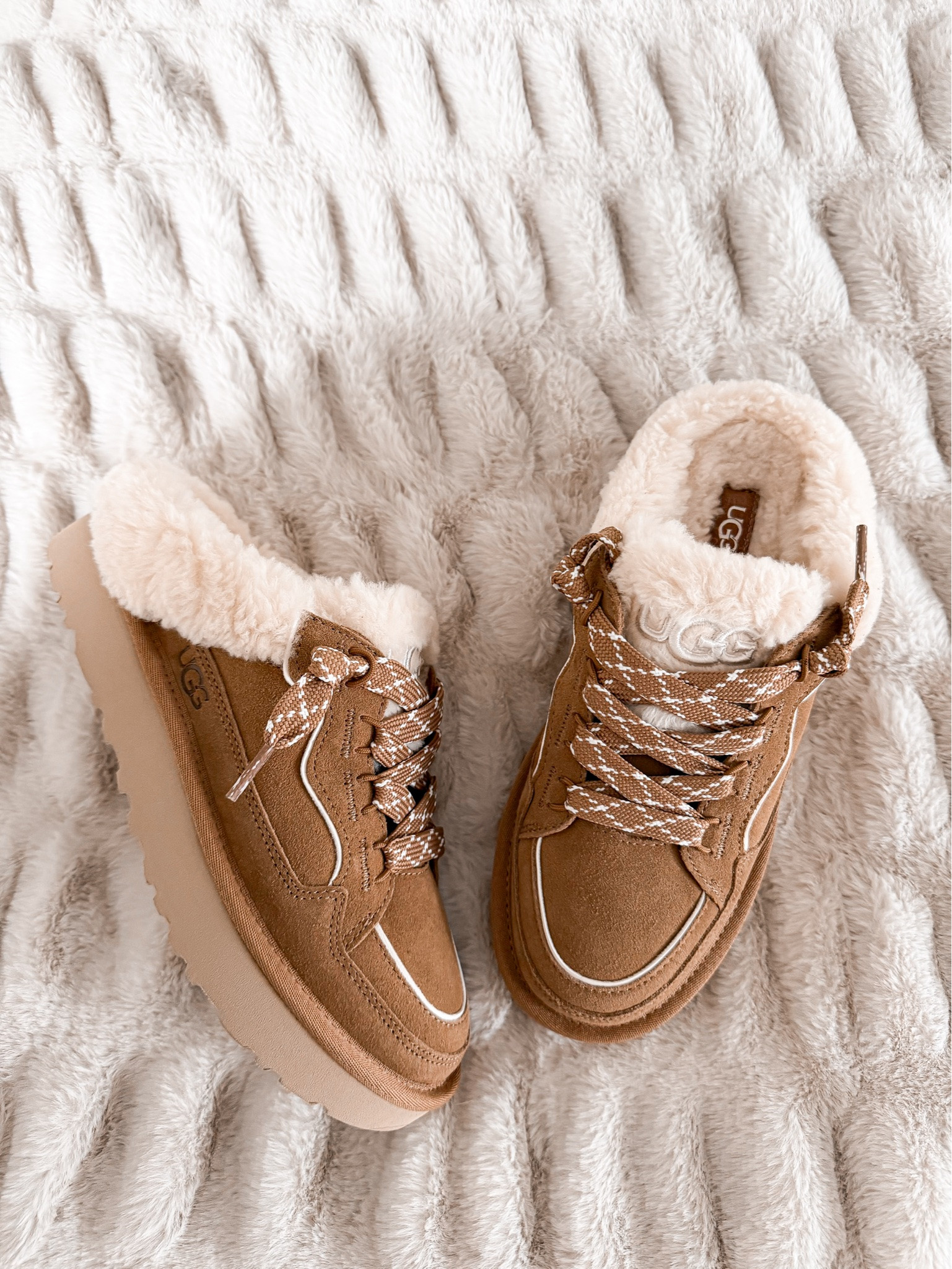 My new UGG obsession 😍

#LTKOver40 #LTKSeasonal #LTKmomlife