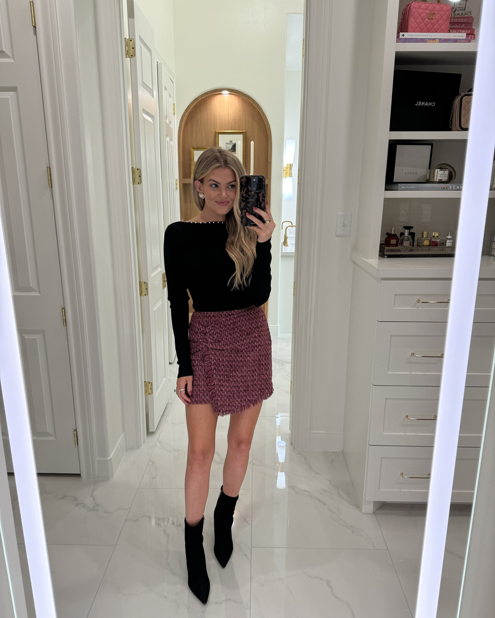 holiday party outfit 🖤 (size XS in top and skirt) code: JESSICASAVE25

vici, try on haul, affordable fashion, on sale, tweed skirt, black bodysuitt

#LTKHoliday #LTKFindsUnder100 #LTKSaleAlert
