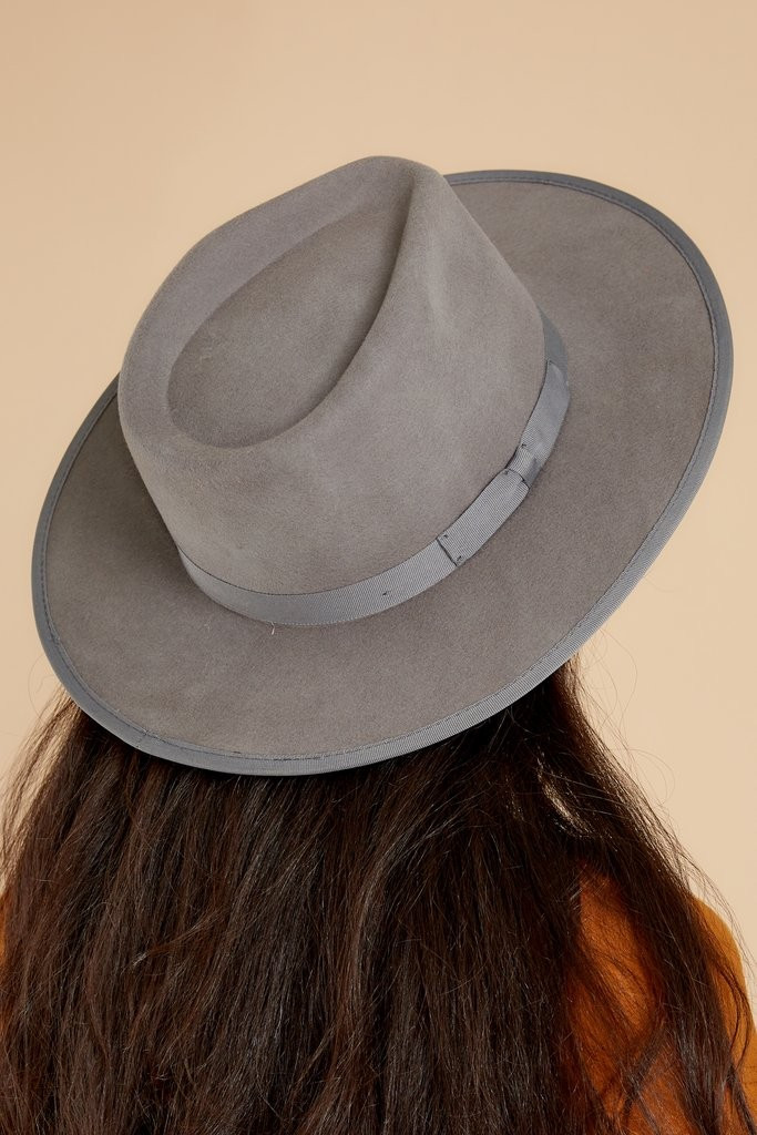 À La Mode Grey Hat | Red Dress 