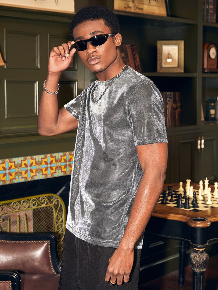 Men Round Neck Metallic Tee | SHEIN