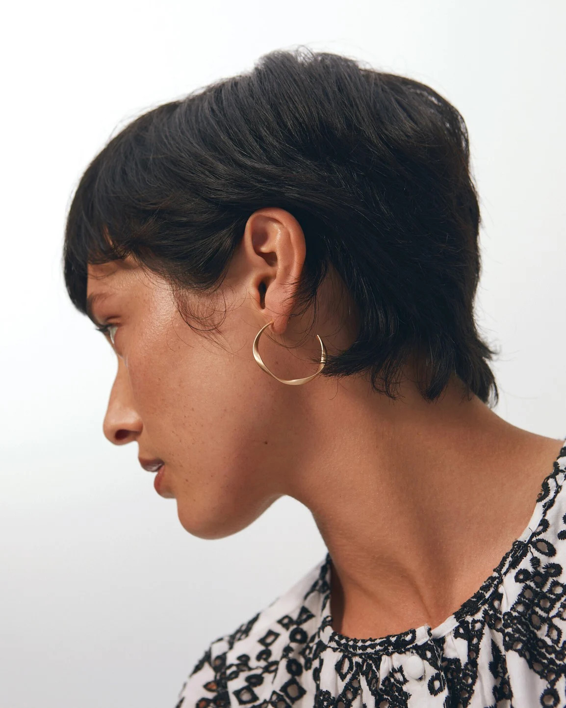 Patti Matte Twist Hoop Earrings | Oliver Bonas | Oliver Bonas (Global)