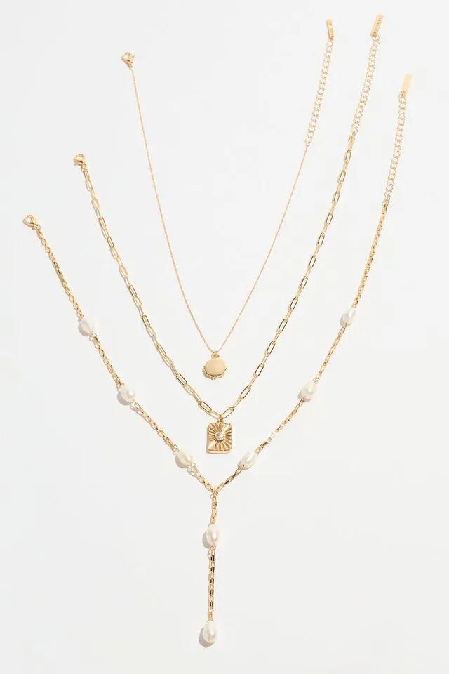 Layered Pearl Y-Neck & Medallion Necklace | Dynamite Clothing