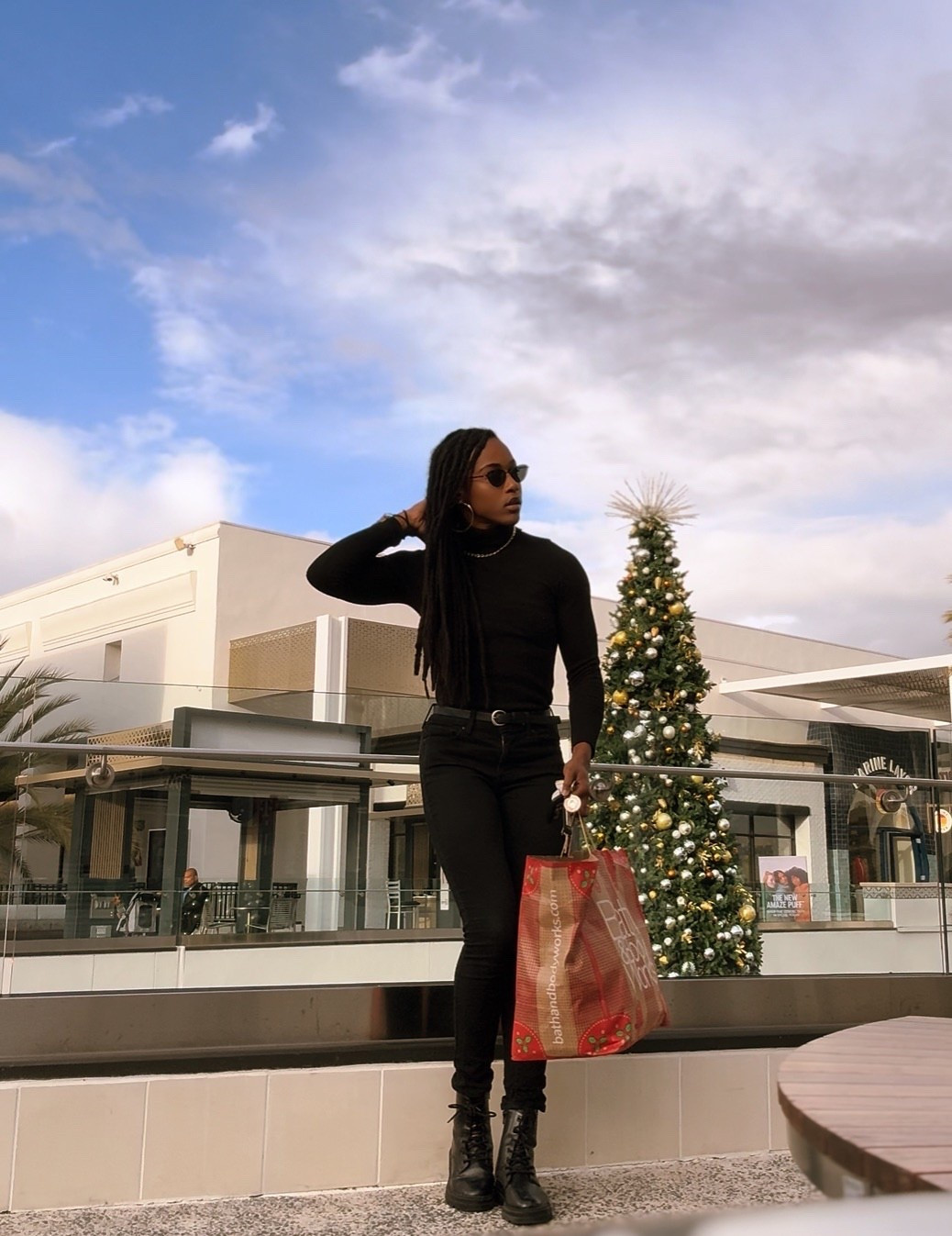 Top: Express
Jeans: Levi’s
Boots: Target
Sunglasses: Oliver Peoples Khaite 1998 Sun 🤎
Classic, simple, cozy-season uniform.

#LTKHoliday #LTKWorkwear #LTKselfcare