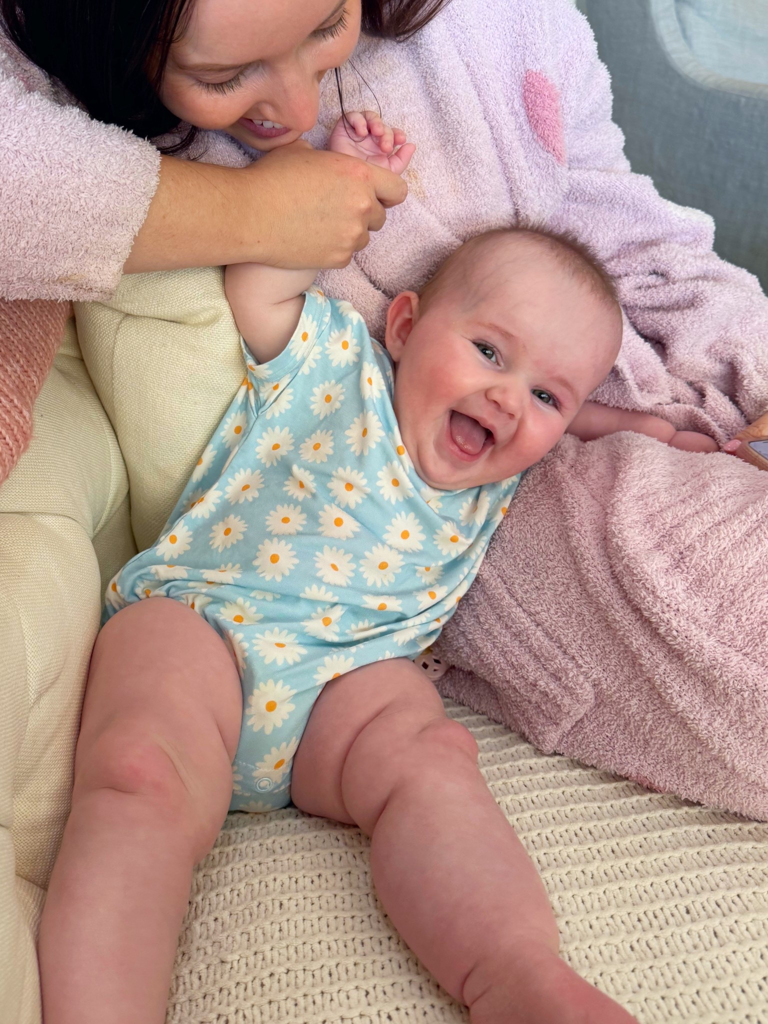 These baby bamboo onsies are amazing for summer! Light weight and an oversized fit great for hot summer days. Very stretchy and will fit for 6-12 months! 

#LTKKids #LTKBaby #LTKBump