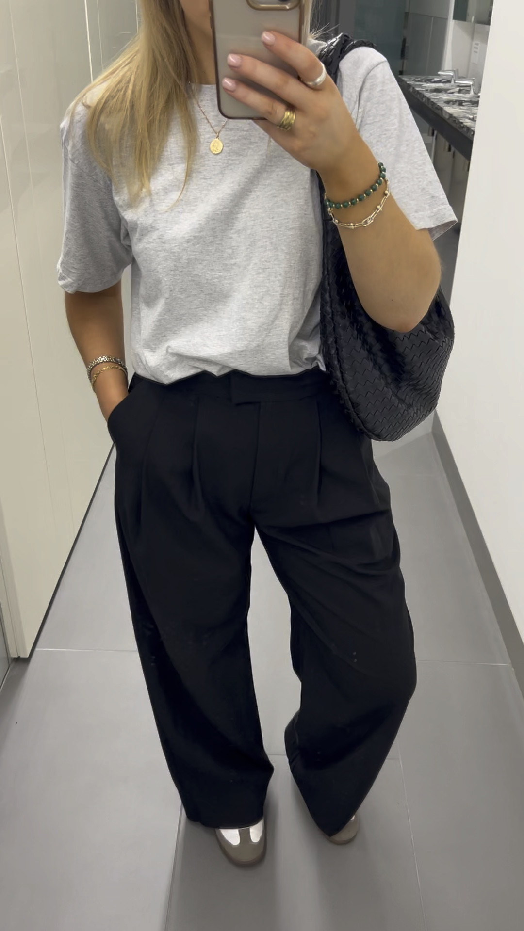 Simple outfits are the easiest 