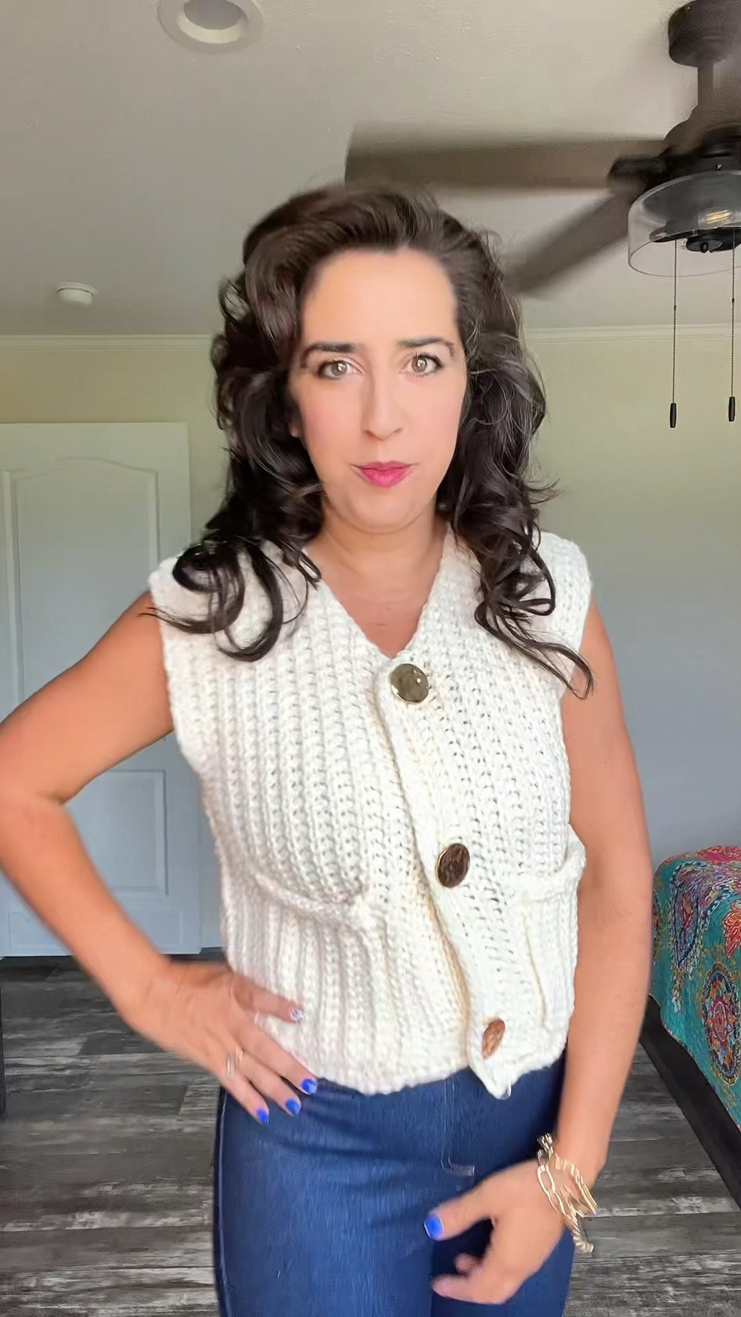Cropped knit sweater vest
Summer to fall fashion 


#LTKWorkwear #LTKSaleAlert #LTKFindsUnder50