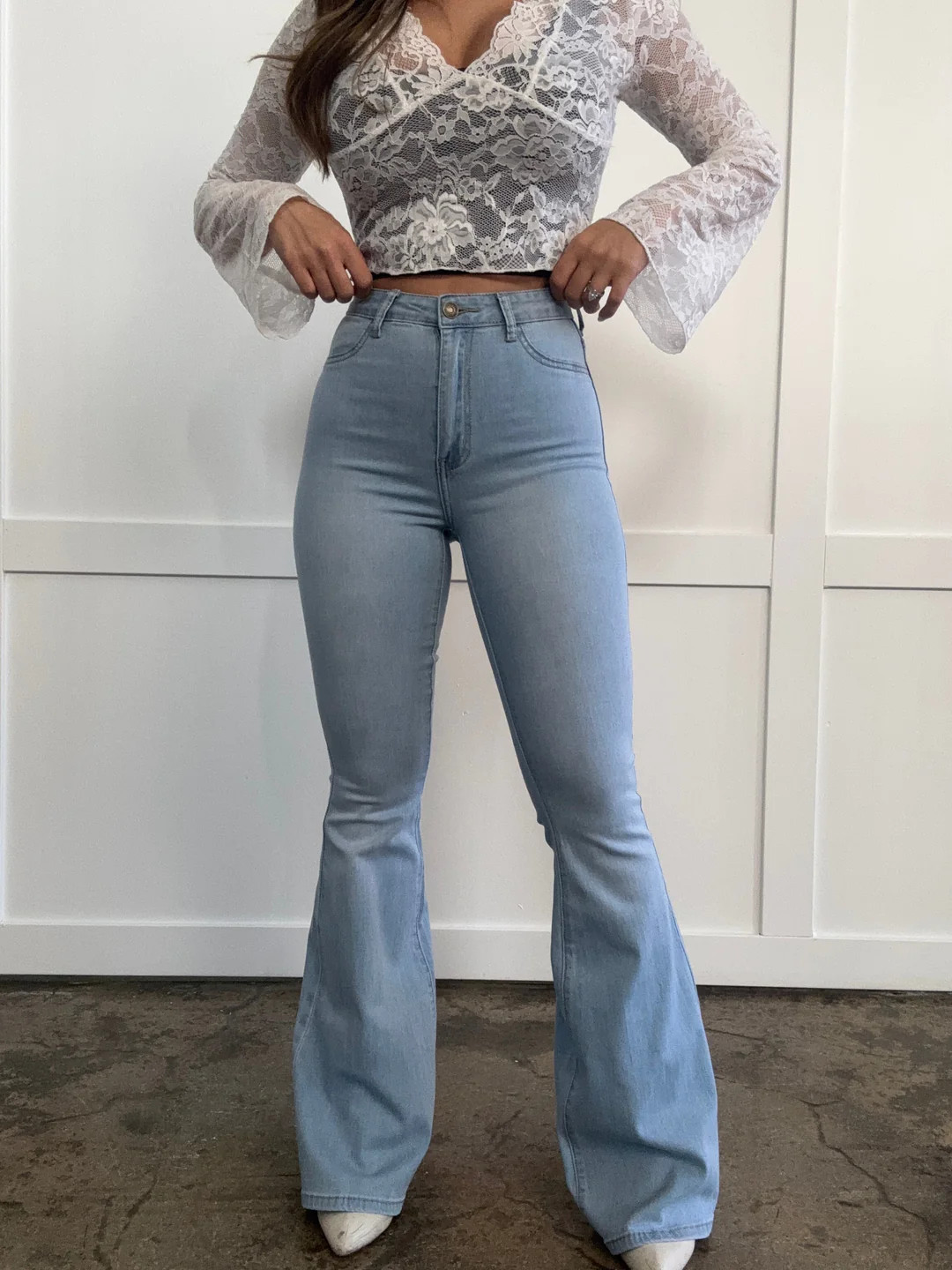 Fiona High Waisted Bell Bottom Flare Jeans - Light Wash | Willow Boutique
