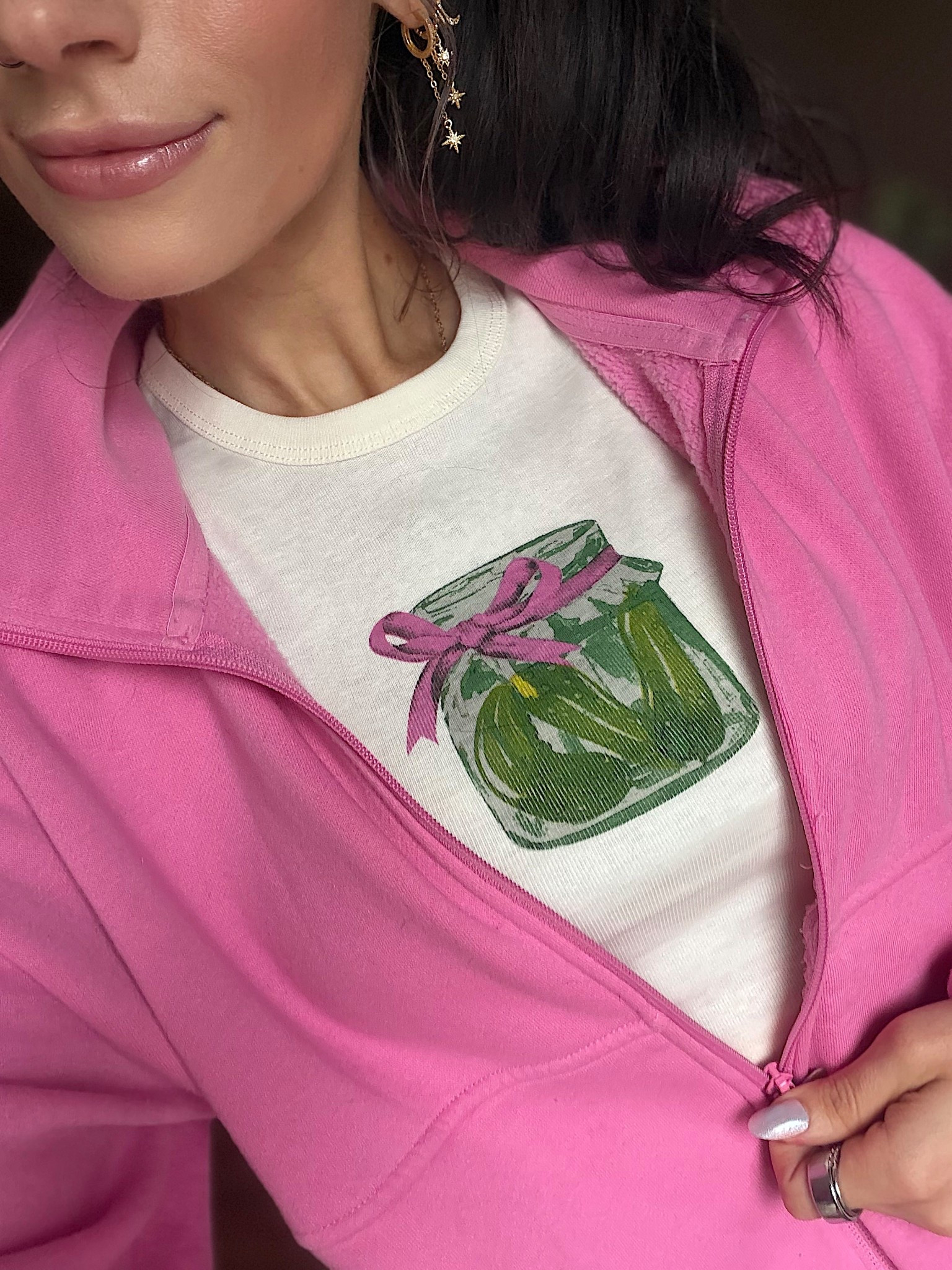 This pickle graphic t shirt seriously is one of my favorite dopamine buys 🥒💕

#LTKPetite #LTKootd #LTKgrwm