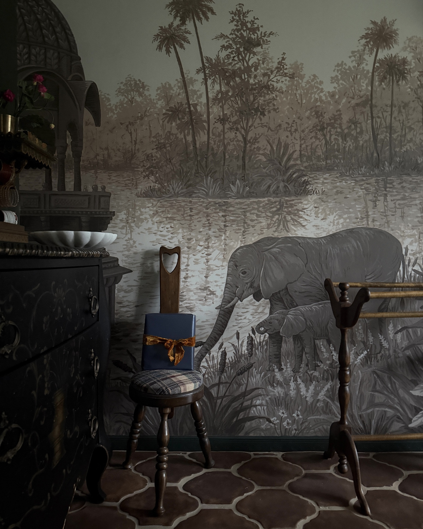 Blue for the hubbs, checks for my little boy, vintage red print for my girl, and green plaid for me—it’s all about keeping it personal without breaking the bank!



#LTKHoliday #LTKFindsUnder50 #LTKGiftGuide