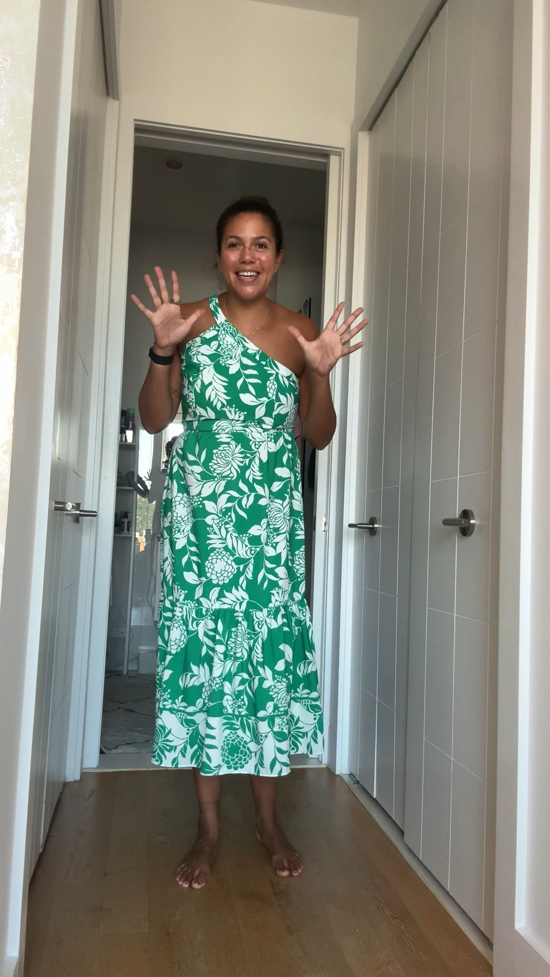 Packing for a weeklong vacation with Skyline’s family eeeeeep I’m excited (and a bit nervous) - luckily I’ve got podcast sponsor Armoire by my side. I was going for a casual, bright, beachy vibe with this order and I think I nailed it! Can’t wait to be comfortable and cute at the beach (and ps if you want real-time updates, head to my IG stories because we’re on the trip!). 

If you want to try Armoire you can go to https://armoire.style/FMH for a discount!

Look 1: Beach Riot Oversized Button-Down Shirt (size L, meant to be oversized - it’s on sale in several places for under $50!); tank top from Amazon (size L, TTS); Abercrombie denim shorts (size 30, TTS)

Look 2: Boden Linen Button-Down Long Sleeve Shirt (size 10, meant to be oversized)

Look 3: Splendid Halter Romper, size XL (TTS, I wanted it to be oversized)

Look 4: Faherty Linen Midi Dress, size L (TTS)

Look 5: Nic + Zoe Slip Dress, size L (runs big - reviews said to size down and I didn’t listen!)

Look 6: Adrianna Papell One-Shoulder Midi Dress, size 12 (runs a bit small)

#outfitstryon #beachvacation #summerfashion #vacationoutfits #armoirerentals

#LTKMidsize #LTKSeasonal #LTKTall