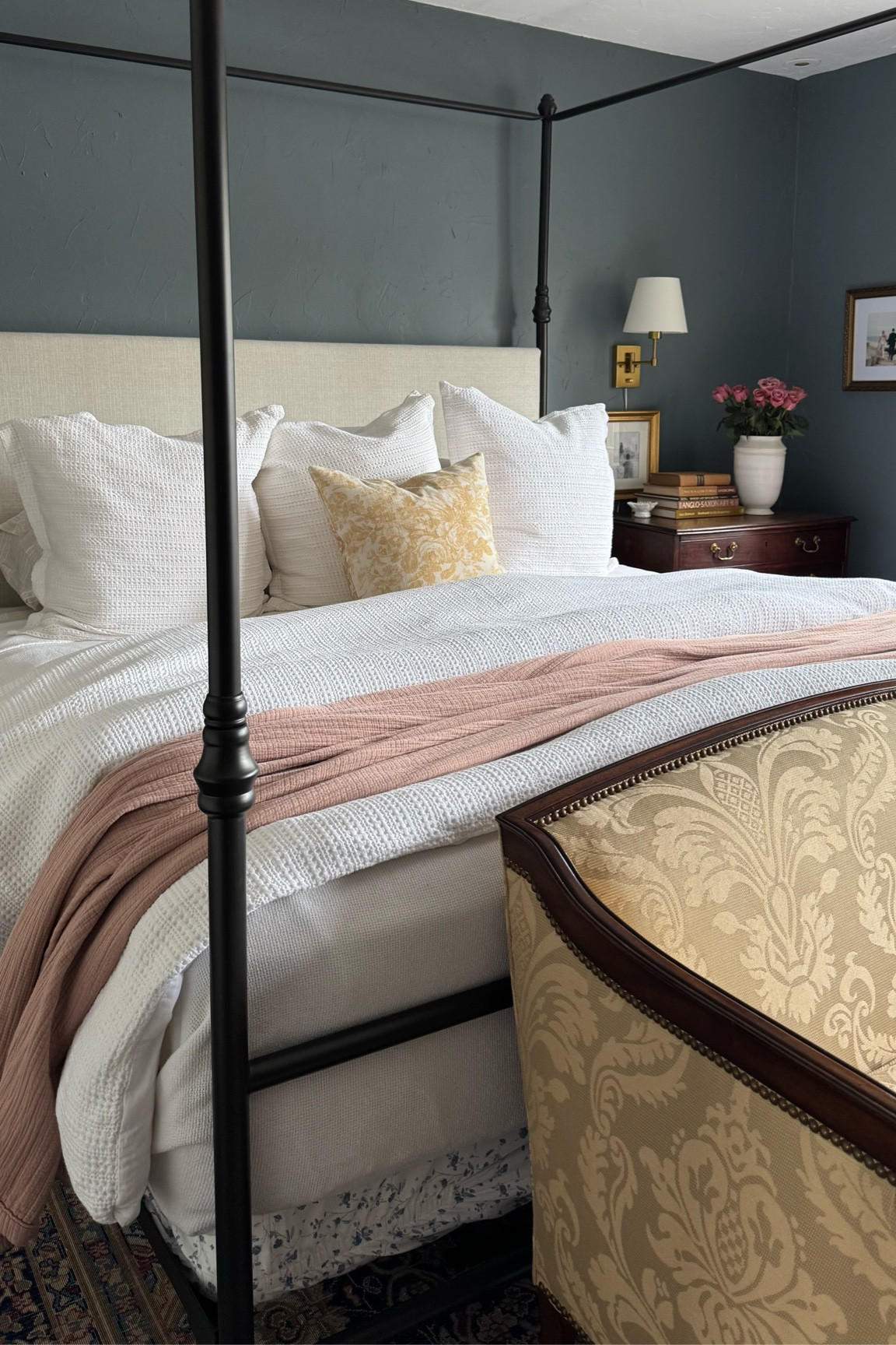 I love our canope bed! And although they don’t make it anymore, I was able to find a few that are fairly similar 🤍