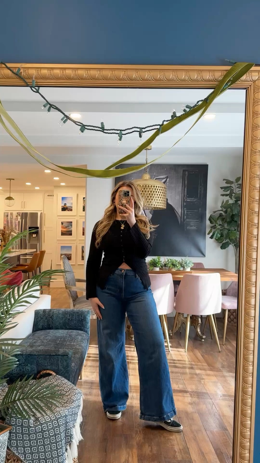 great dark wash wide leg jeans 

 #LTKootd #LTKSeasonal #LTKMidsize