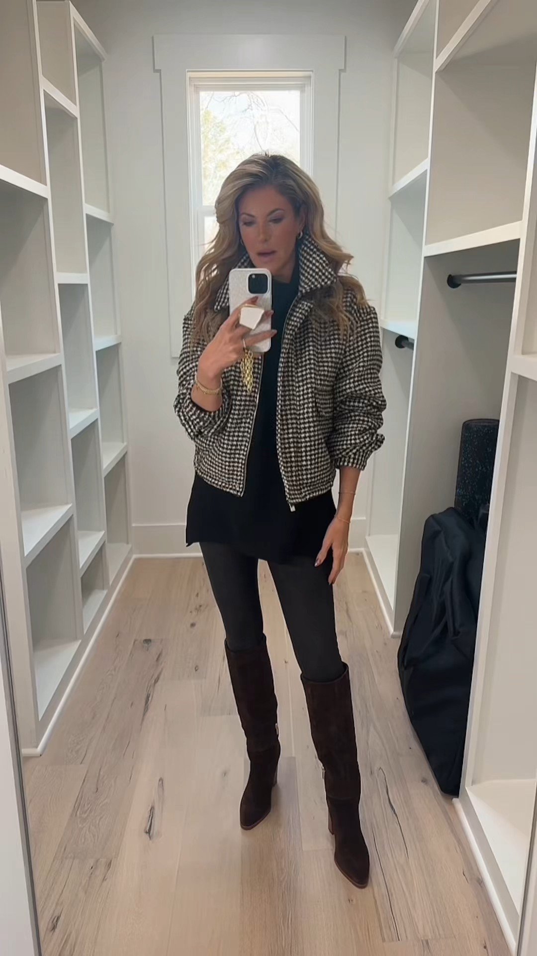 This winter outfit is everything I’m reaching for on repeat ❄️✨ Effortless, elevated, and actually wearable for real life. The standout? This inexpensive winter jacket that looks designer without the price tag. It instantly pulls the whole look together and is flattering on every age and body type — no fuss, no overthinking, just chic warmth. Perfect for errands, casual days, travel, or layering over your everyday basics while still looking put-together. This is proof you don’t need to spend a fortune to look polished all season long.

Shop my LTK for all products and links @Stephanie_Schlund …and shop this post here 👉
comment “JACKET” below or drop the link here.

#LTKWinterStyle #AffordableWinterFashion #WinterOutfitInspo #BudgetFriendlyStyle #ChicWinterLooks #EverydayWinterOutfit #ColdWeatherStyle #StylishOnABudget #WinterLayering #LTKFinds #LTKSale #FashionForAllAges

#LTKootd #LTKHoliday #LTKSaleAlert