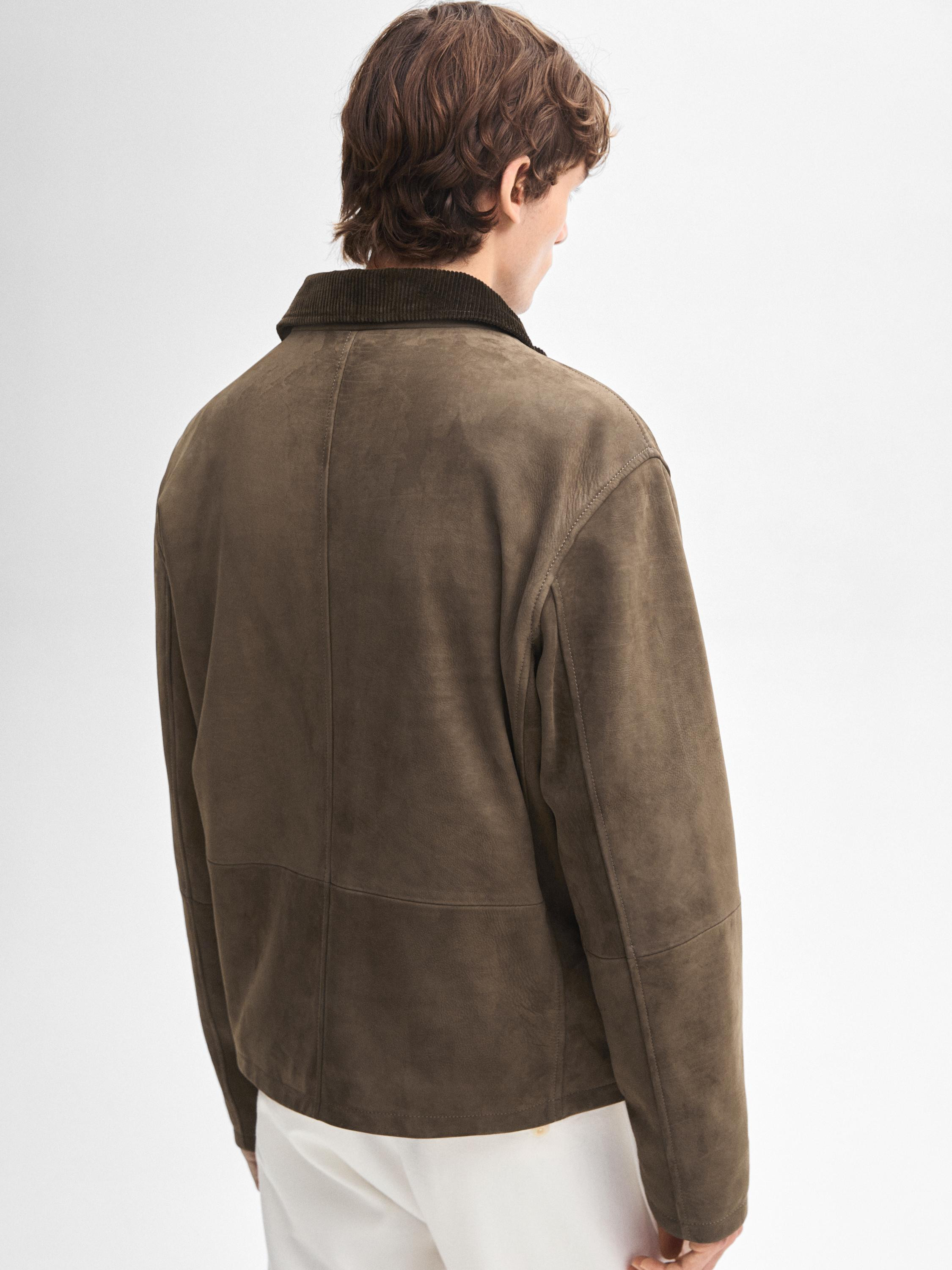 Cropped jacket. Corduroy collar. Zip fastening. One zipped chest pocket. Side pockets with snap-b... | Massimo Dutti US
