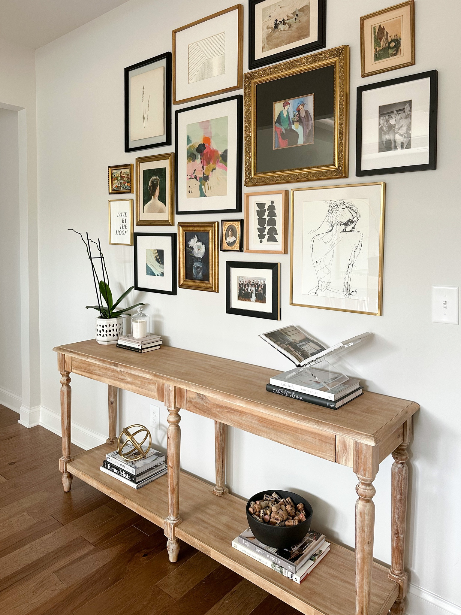 Gallery wall in the new house! #leighallisondesign 

#LTKhome