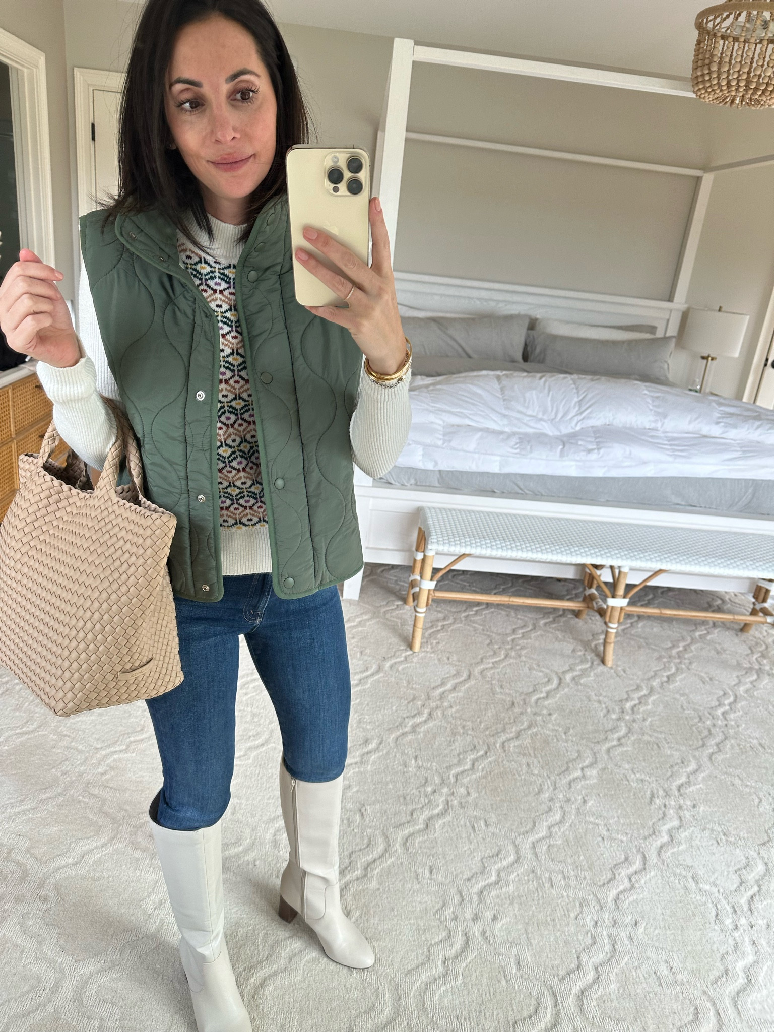 Wearing an xxs in puffer vest 


#LTKHoliday #LTKHolidaySale #LTKSeasonal