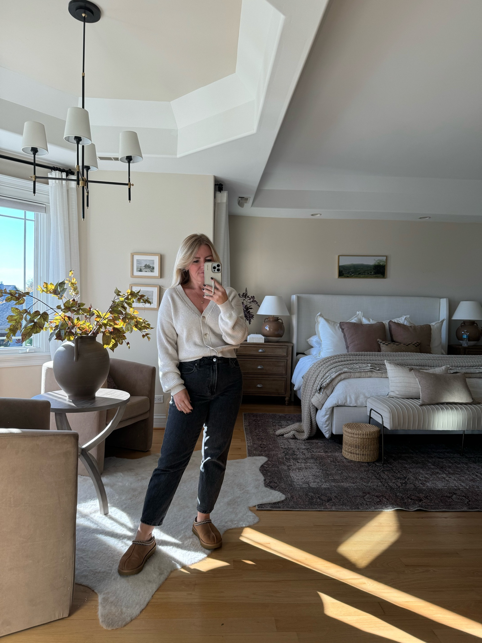 My jeans and cardigan are on sale! 

#LTKGiftGuide #LTKCyberWeek #LTKMidsize