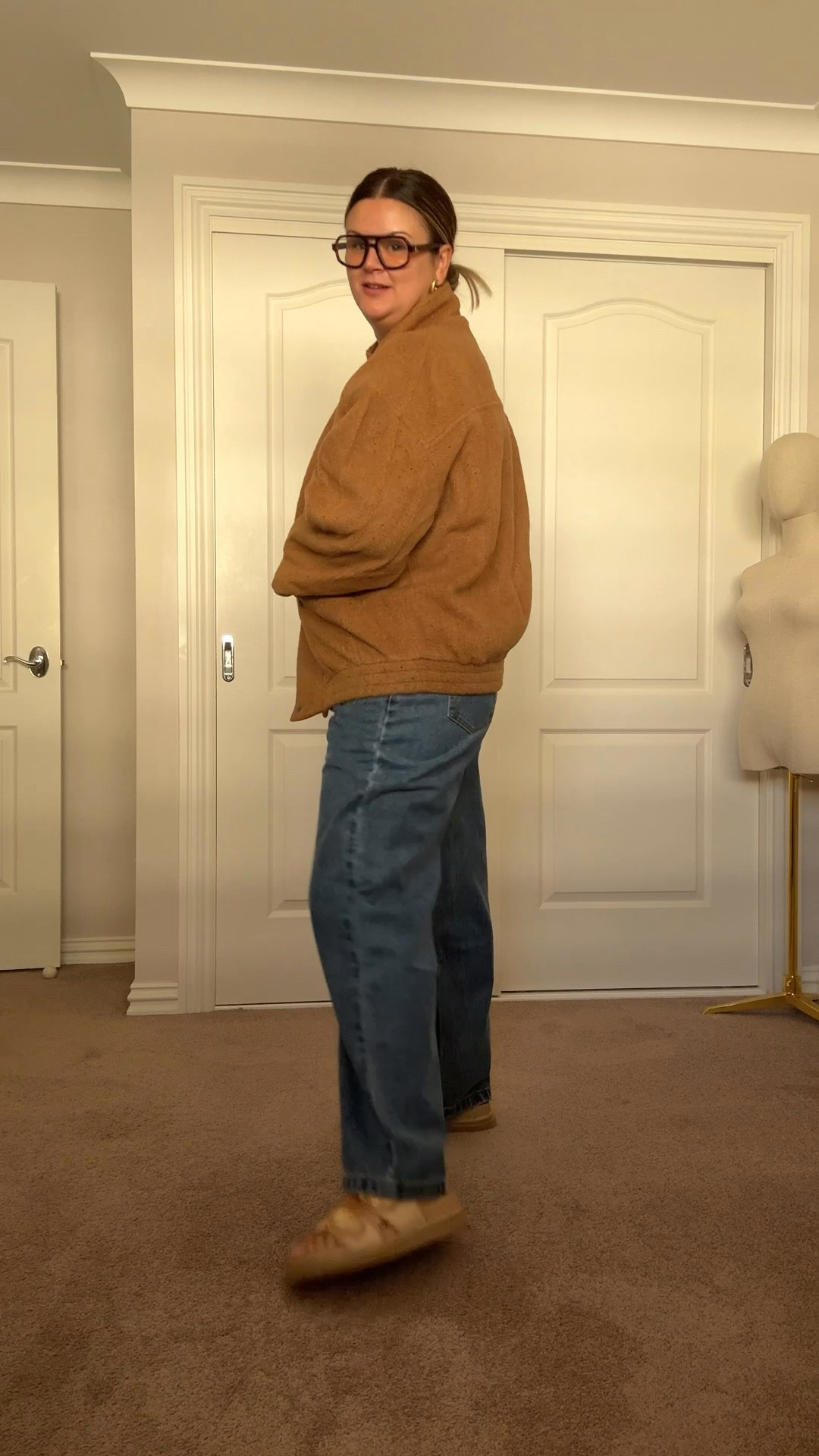 When you find the perfect jeans and jacket - winning! The bomber jacket is so on trend right now and I love that this one also gives a funnel look too 🤎 
Sizing || 
Jeans 16 || Jacket 12 || Oversized Shirt 14
#bomberjacket #denim #oversizedshirt

#LTKaustralia #LTKmidsize #LTKautumn