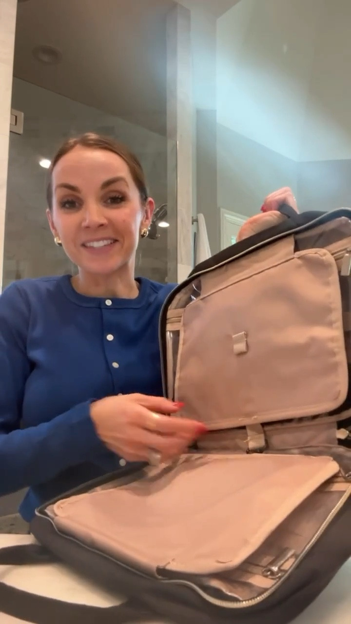 This @Amazon travel bag makes the perfect Mother’s Day gift—whether you’re treating yourself or a special woman in your life!

#LTKGiftGuide #LTKFindsUnder50 #LTKTravel