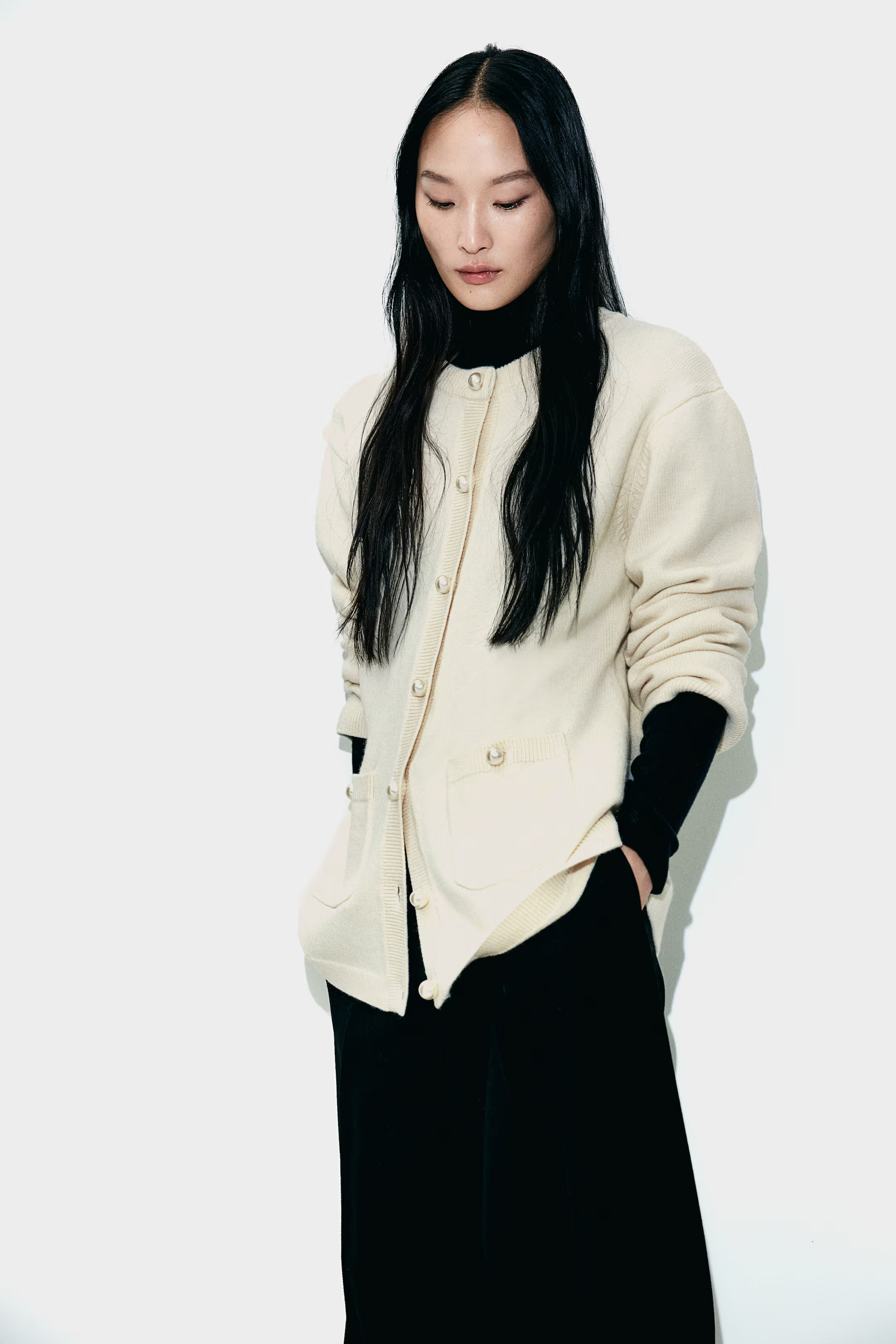 Button-detail cardigan - Cream - Ladies | H&M GB | H&M (UK, MY, IN, SG, PH, TW, HK)