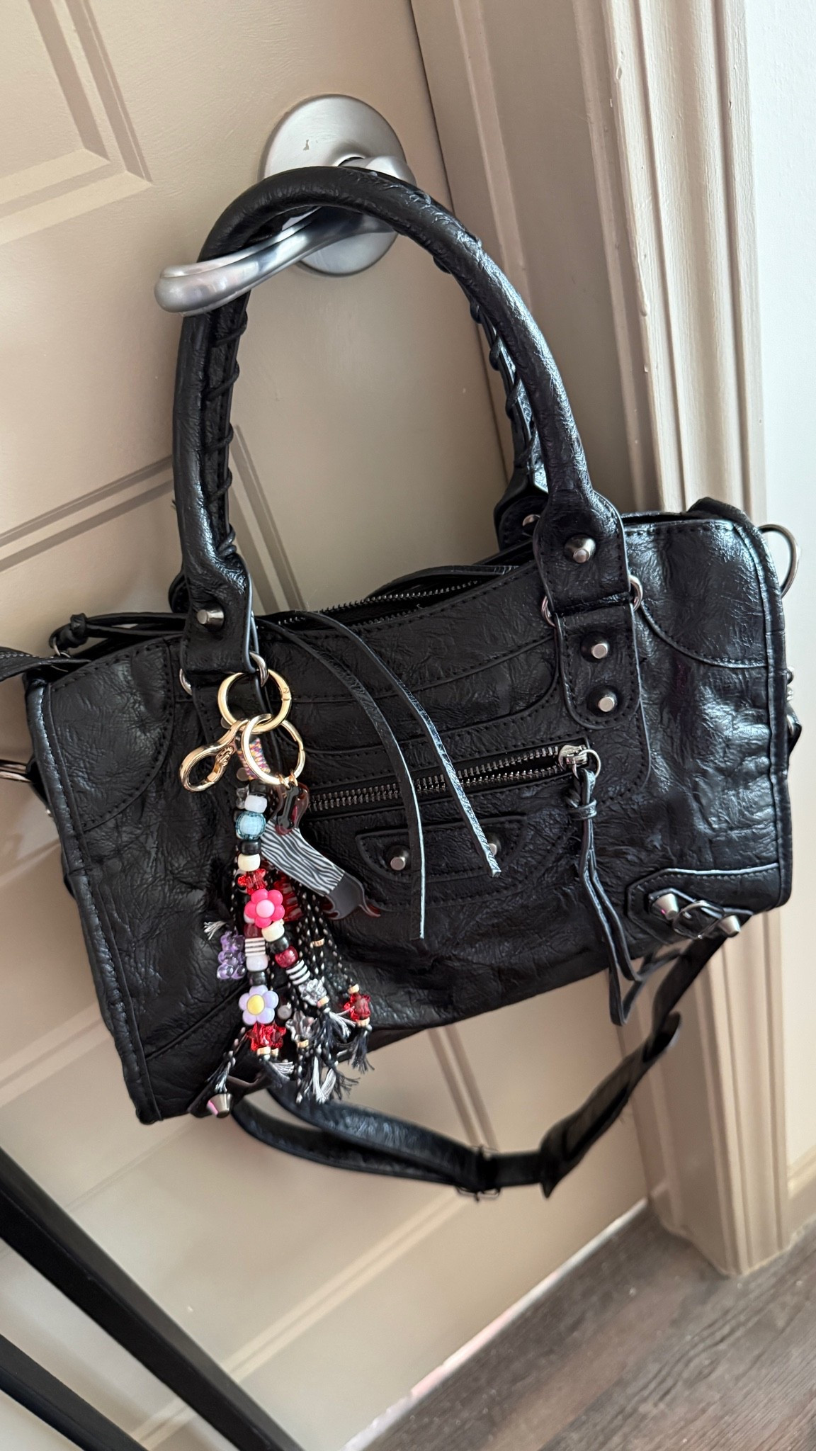 Bag linked here: https://go.shopmy.us/p-63601767 (2 week ship.. 5th color in this!!!)

#LTKSaleAlert #LTKdayinmylife #LTKootd