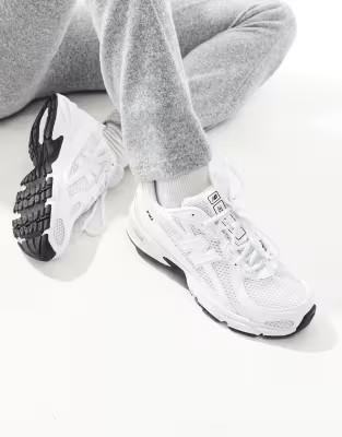 New Balance 740 trainers in white | ASOS (Global)