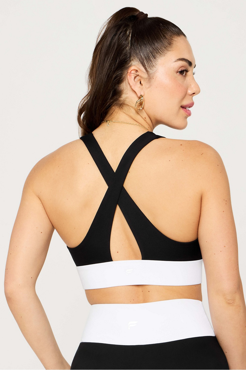 Oasis Twist Medium Impact Sports Bra | Fabletics