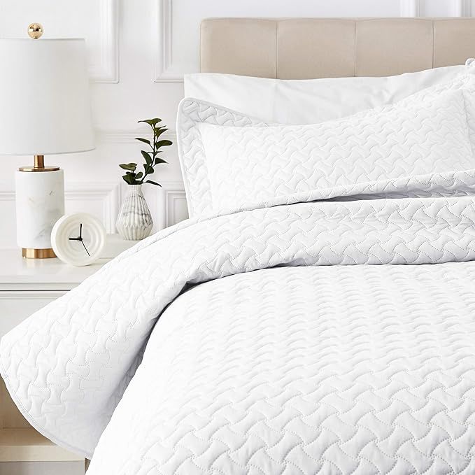 AmazonBasics Oversized Quilt Coverlet Bed Set - Twin, Cream Wave | Amazon (CA)