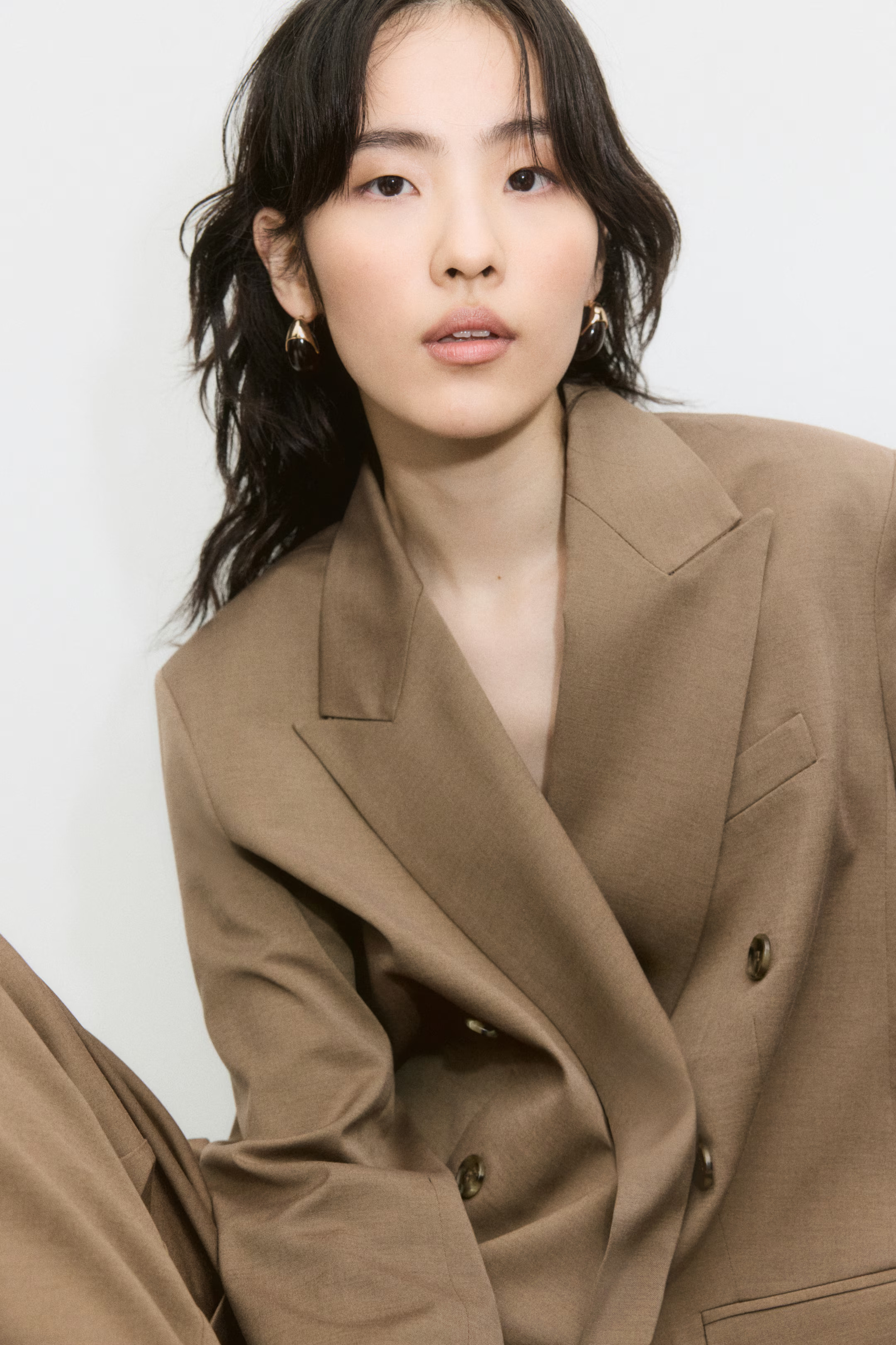 Statement hoop earrings | H&M (UK, MY, IN, SG, PH, TW, HK)