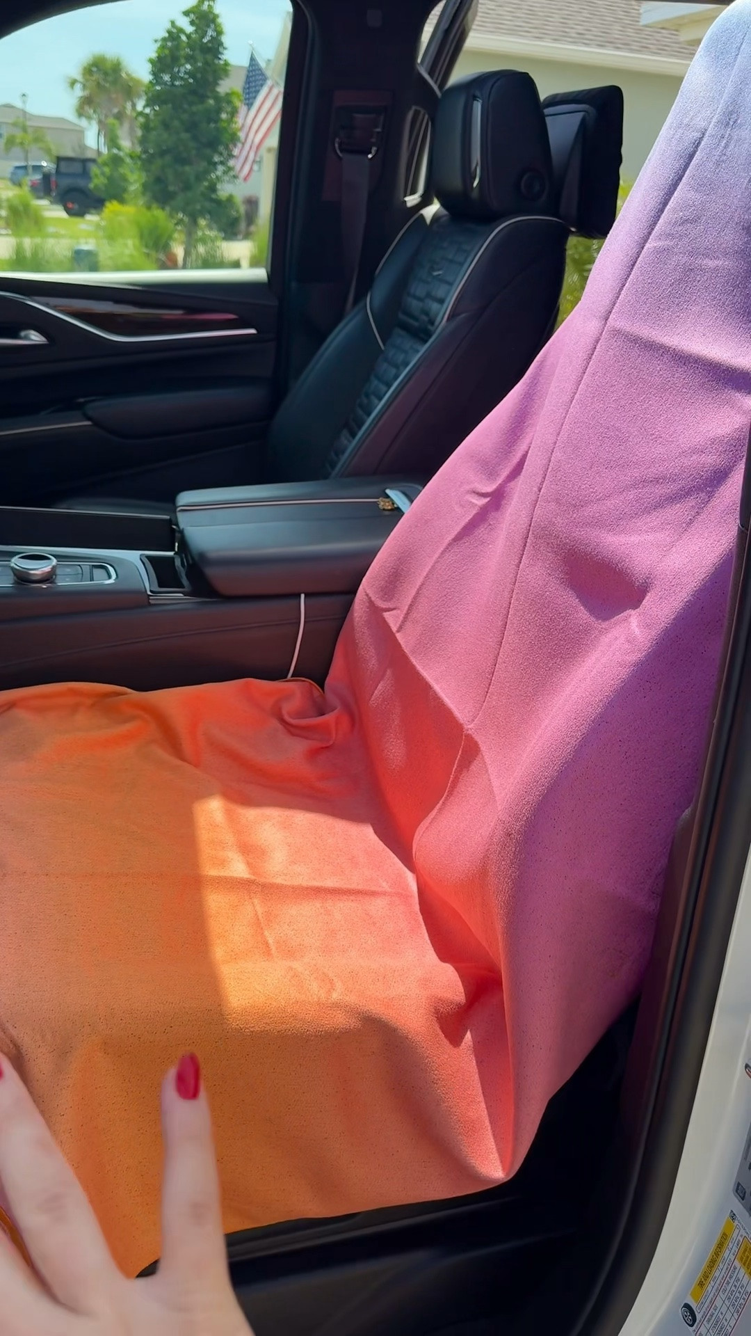 We LOVE these seat covers! They’re good for so many things 🙌🏼 a must have for summer or if you go to the gym 

#carseatcover #seatcover #summeressential #summerfind