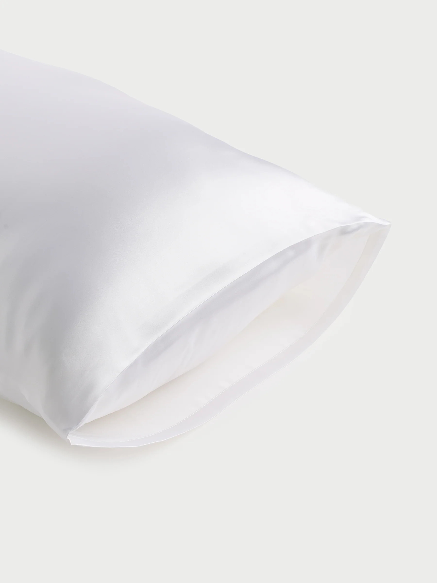 Silk Pillowcase - Wholesale in White (Size: Standard) - Cozy Earth | Cozy Earth