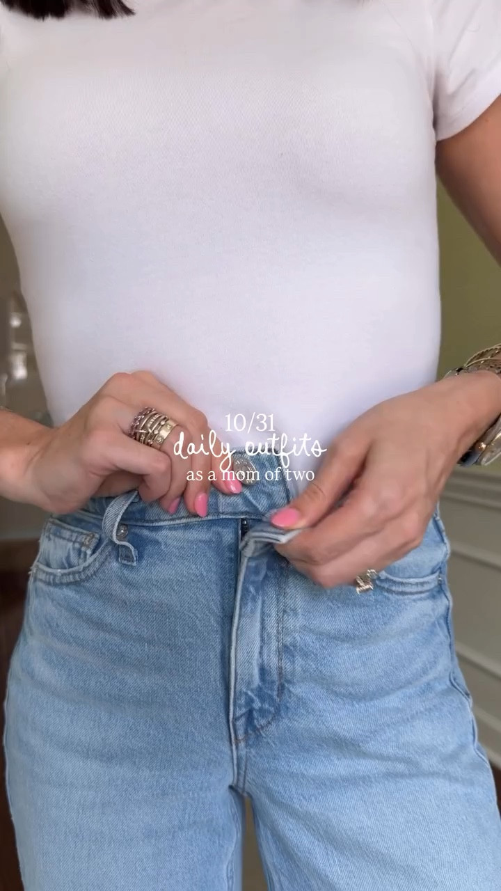 daily outfits during the month of march 🌼🩵 day 10/31! sometimes you can’t beat jeans and a good white tee 👏🏼

#LTKootd