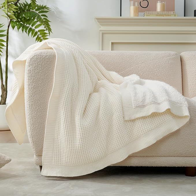 Amazon.com: Amélie Home Reversible Waffle Weave Throw Blanket, Chenille Knit with Warm Sherpa, S... | Amazon (US)
