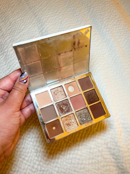 Sephora Sale: Favorite eyeshadow palette

My favorite eyeshadow palette! I got it during last year’s sale and I travel with it all the time! IMO if you get one makeup item it should be this (if you need an eyeshadow palette)

#LTKHolidaySale #LTKHoliday #LTKbeauty