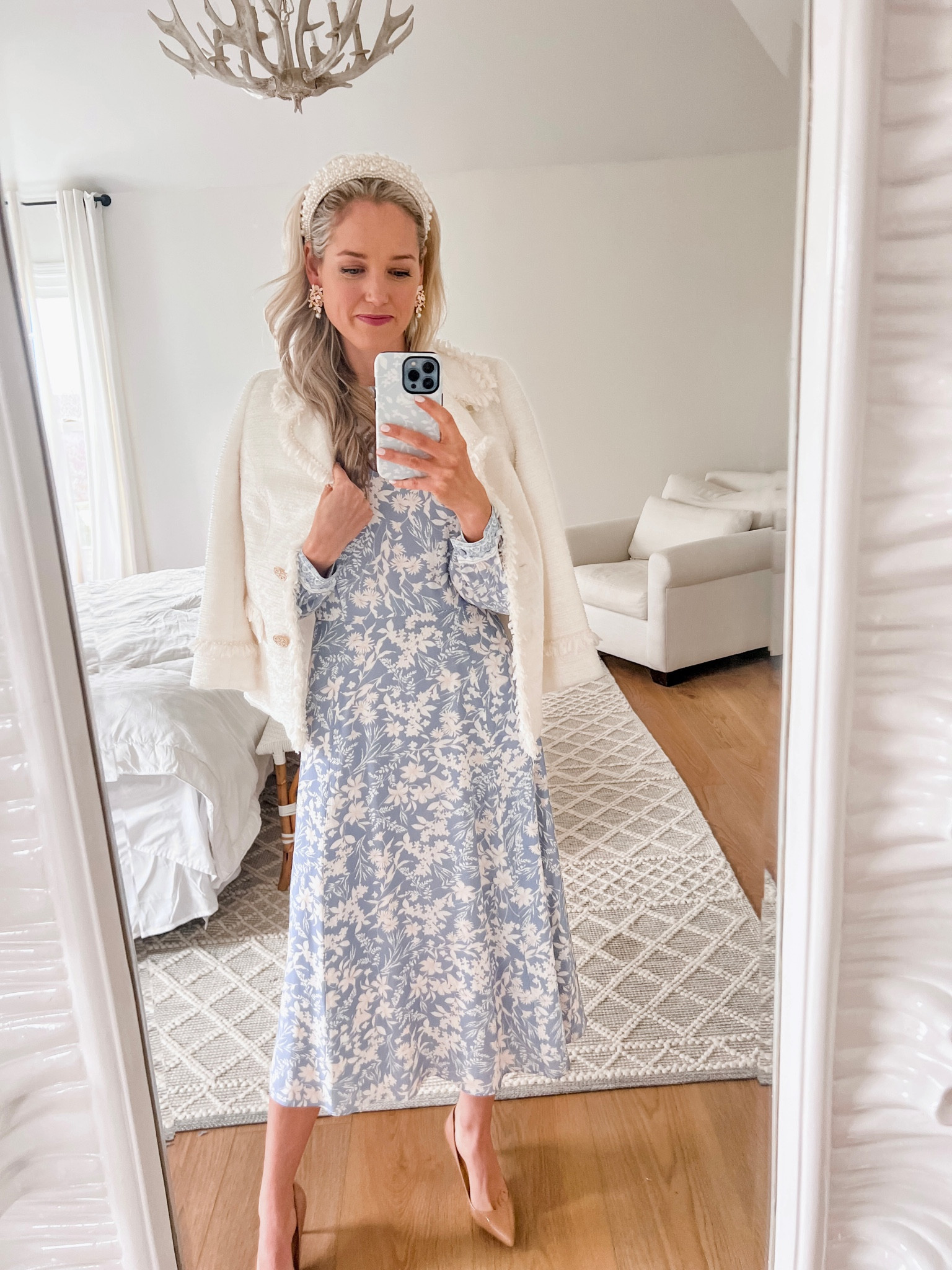 It felt good to get dressed up and spend the day in the city again this weekend 💙 Thank you @mira_couture for inviting me to a fabulous fashion show event @fschicago. I saved a few snaps in my “Chicago” highlight bubble in case you missed it! 
ALSO - I’m excited for this spring’s @oneroomchallenge and even got a head start on some of the progress ✨ More coming next week, but here’s a little sneak peek. Can you guess the biggest update? 




#chicago #earrings #floraldress #springoutfits 

#LTKshoecrush