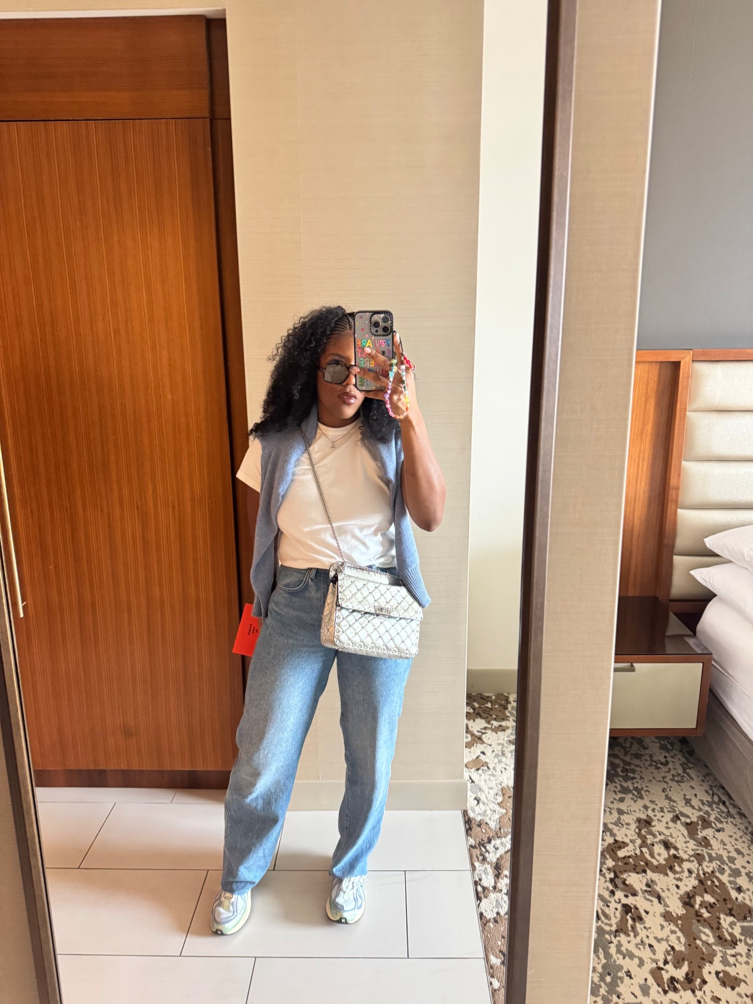 Soft layers + classic denim = business casual done right.
This look proves you can stay comfy and still look elevated — a cozy blue knit over a crisp white tee, relaxed jeans, and a statement crossbody to finish it off. Perfect for casual Fridays or travel-day meetings.

Shop my exact pieces and similar finds below 🤍
#BusinessCasualStyle #EffortlessChic #LTKUnder100 #SmartCasual #OOTD #EverydayStyle #CapsuleWardrobe #ModernMinimalist #LTKfashion

#LTKWorkwear #LTKStyleTip #LTKWorkwear