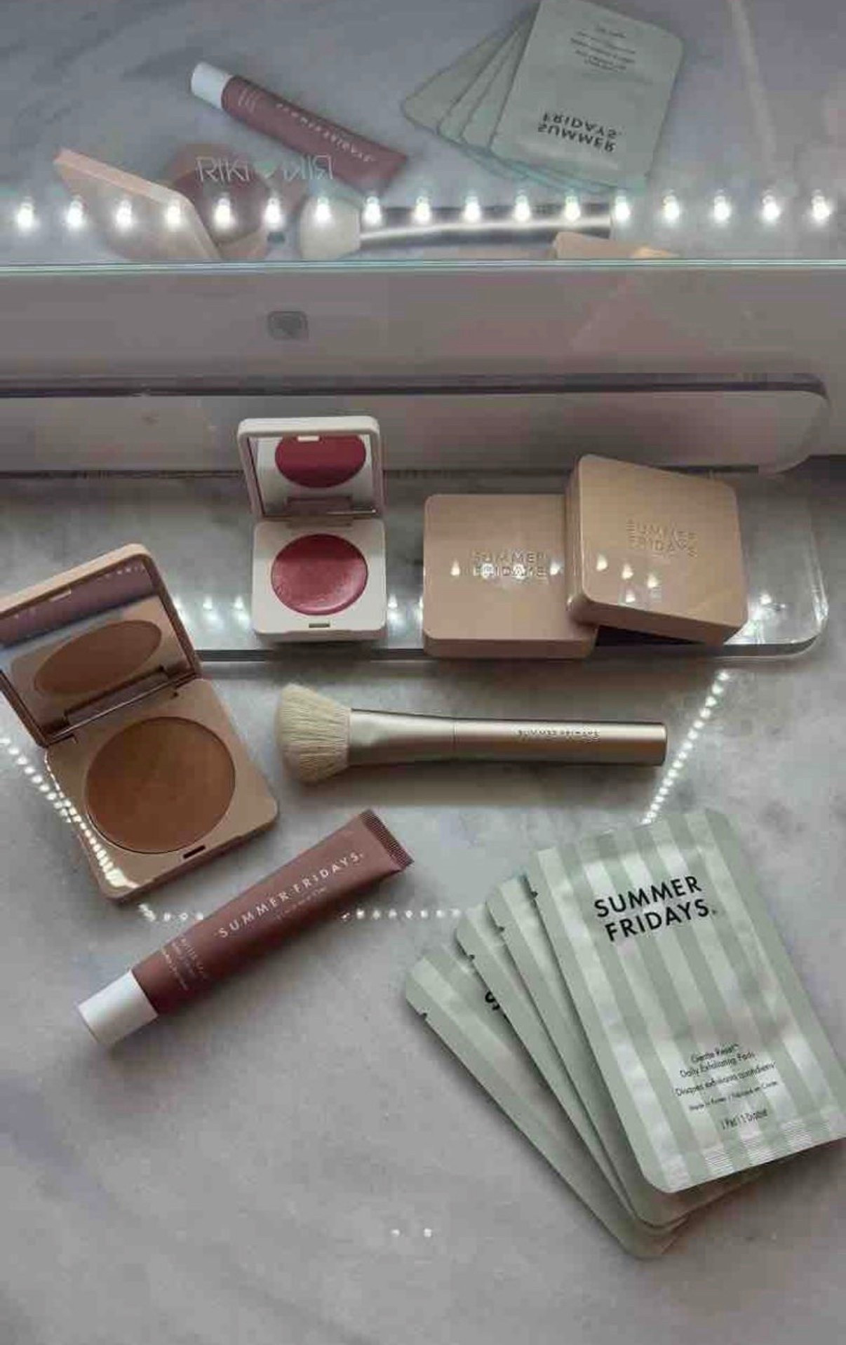 Summer Fridays Glam