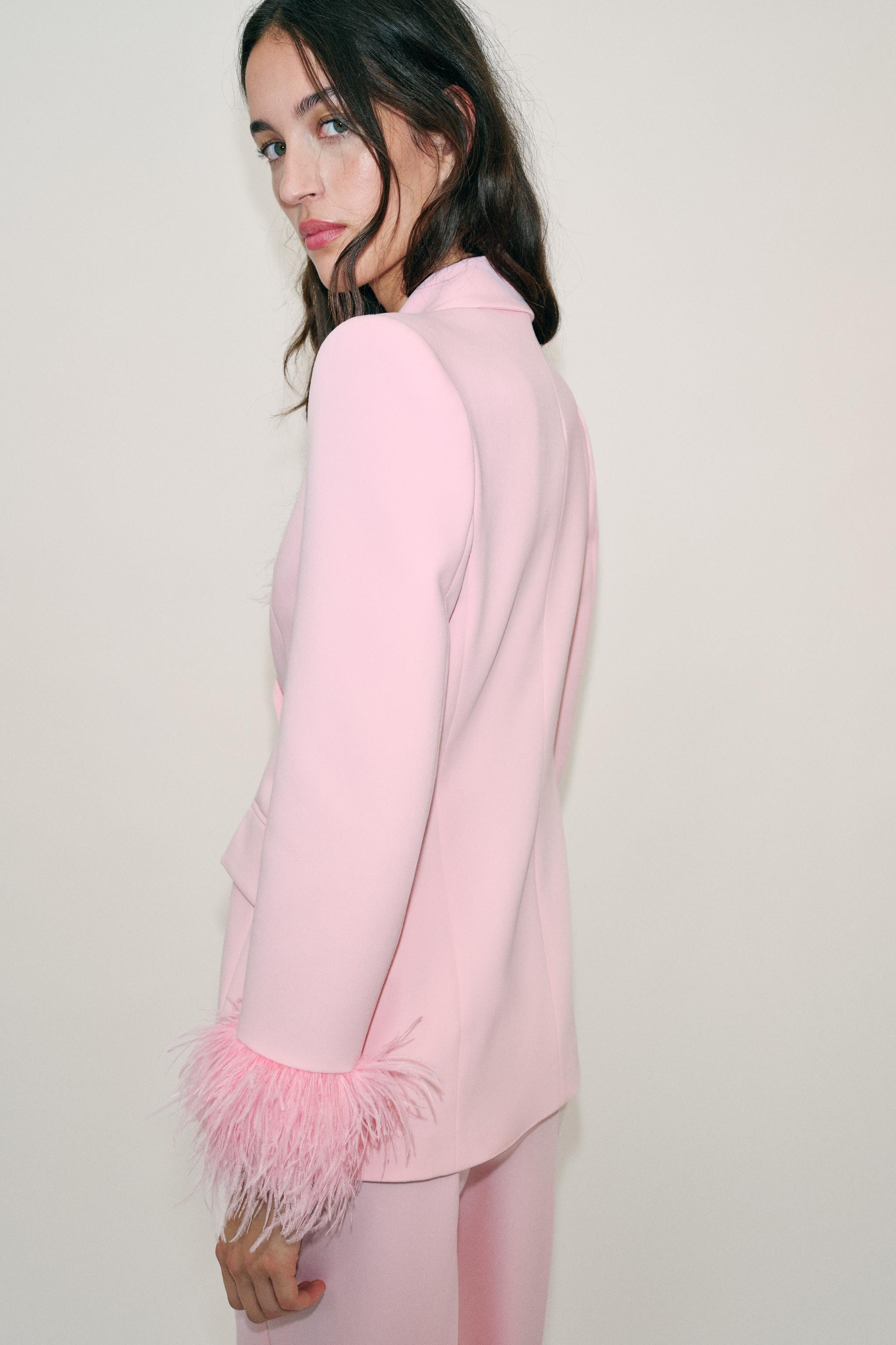 BLAZER MIT SCHULTERPOLSTERN UND FEDERMANSCHETTEN | Zara DE