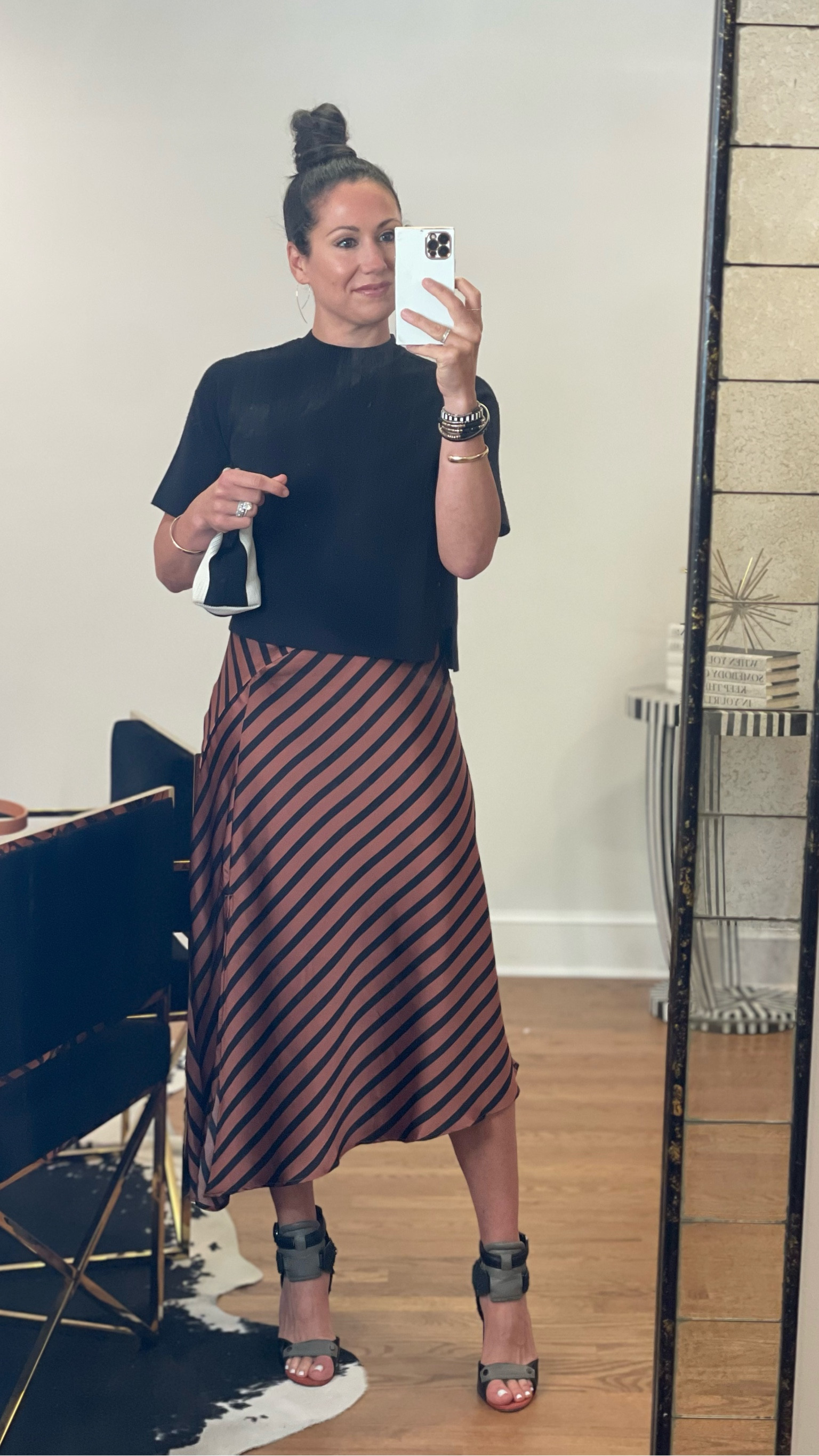 Date night look 💁🏻‍♀️!
Threw a cropped sweater over this $30 dress🤗
I’m wearing an XS in the sweater for reference- runs oversized !

Shoes are super old Alexander Wang *

#LTKFindsUnder50 #LTKStyleTip