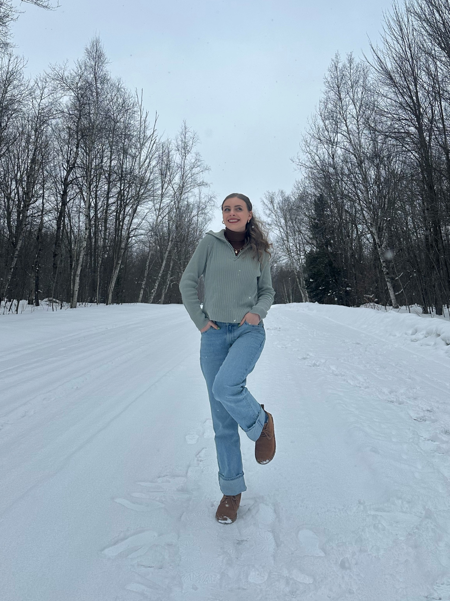 OOTD 1/5/25

Sage green ribbed quarter zip sweater, American Eagle style, low rise baggy cuffed jeans, Abercrombie denim, neumel ugg boots, ultra mini Uggs, lace up Uggs, dark chocolate brown ribbed turtleneck sweater

#LTKSeasonal #LTKFindsUnder100 #LTKSaleAlert