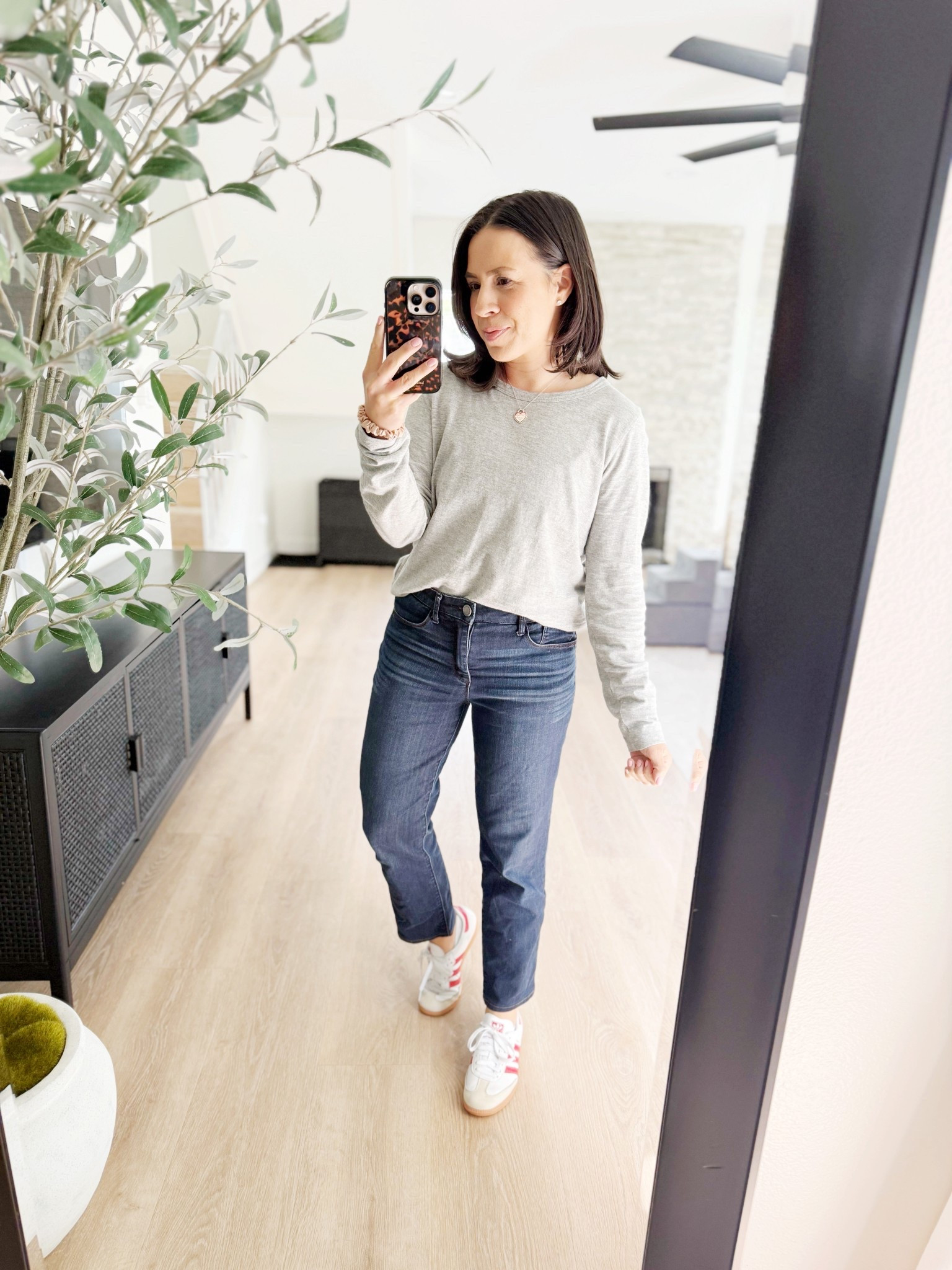 ootd 4.2.26

Top - medium sized up
Jeans - 4 petite tts

#LTKOver40 #LTKootd #LTKPetite