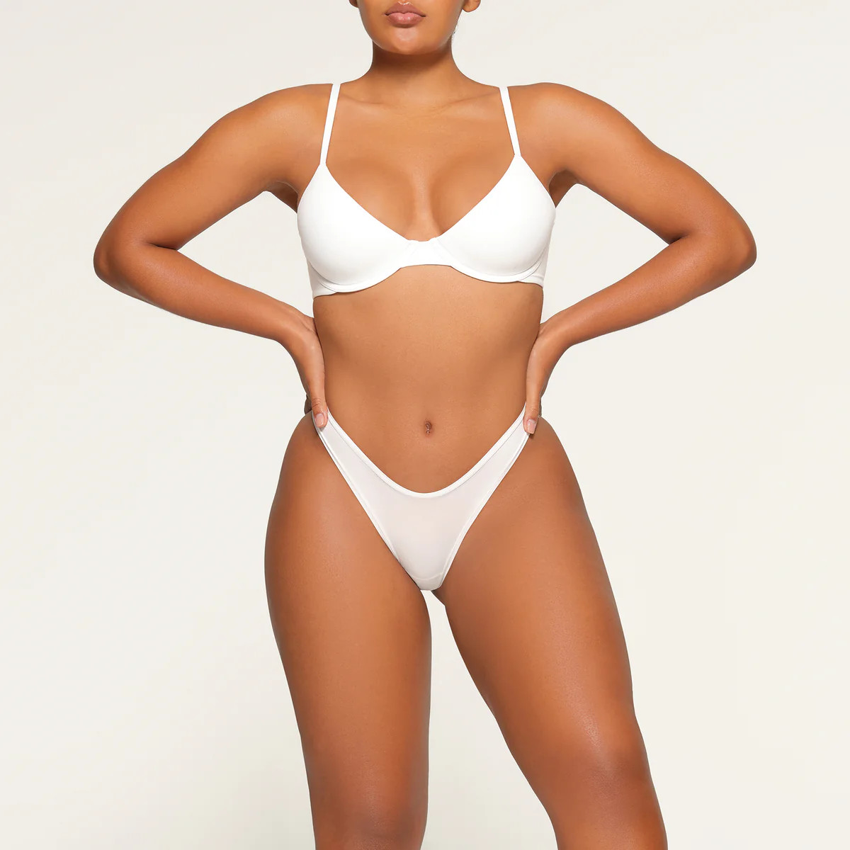 PLUNGE BRA | SKIMS (US)