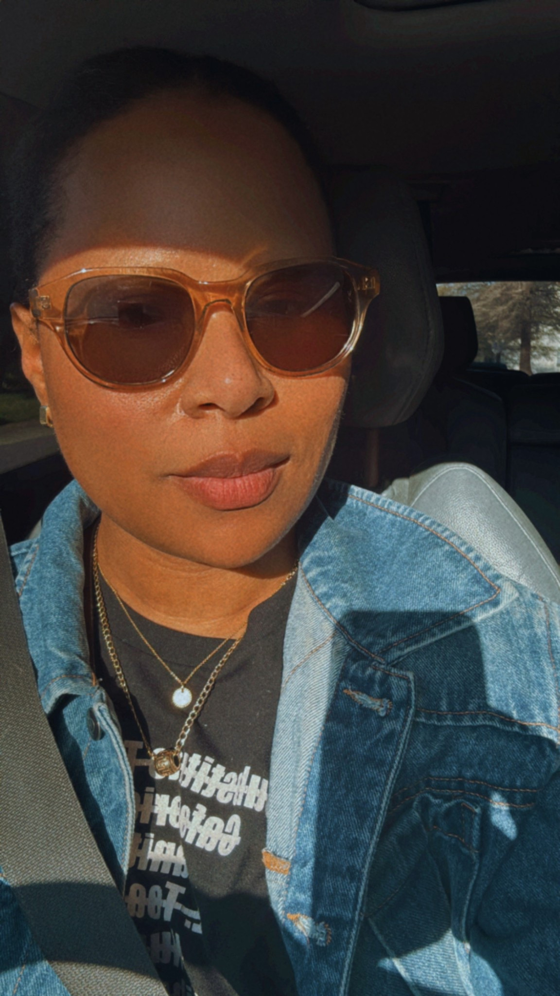 It’s giving 90s sunglasses 😎
#sunglasses 

#LTKOver40 #LTKFindsUnder50