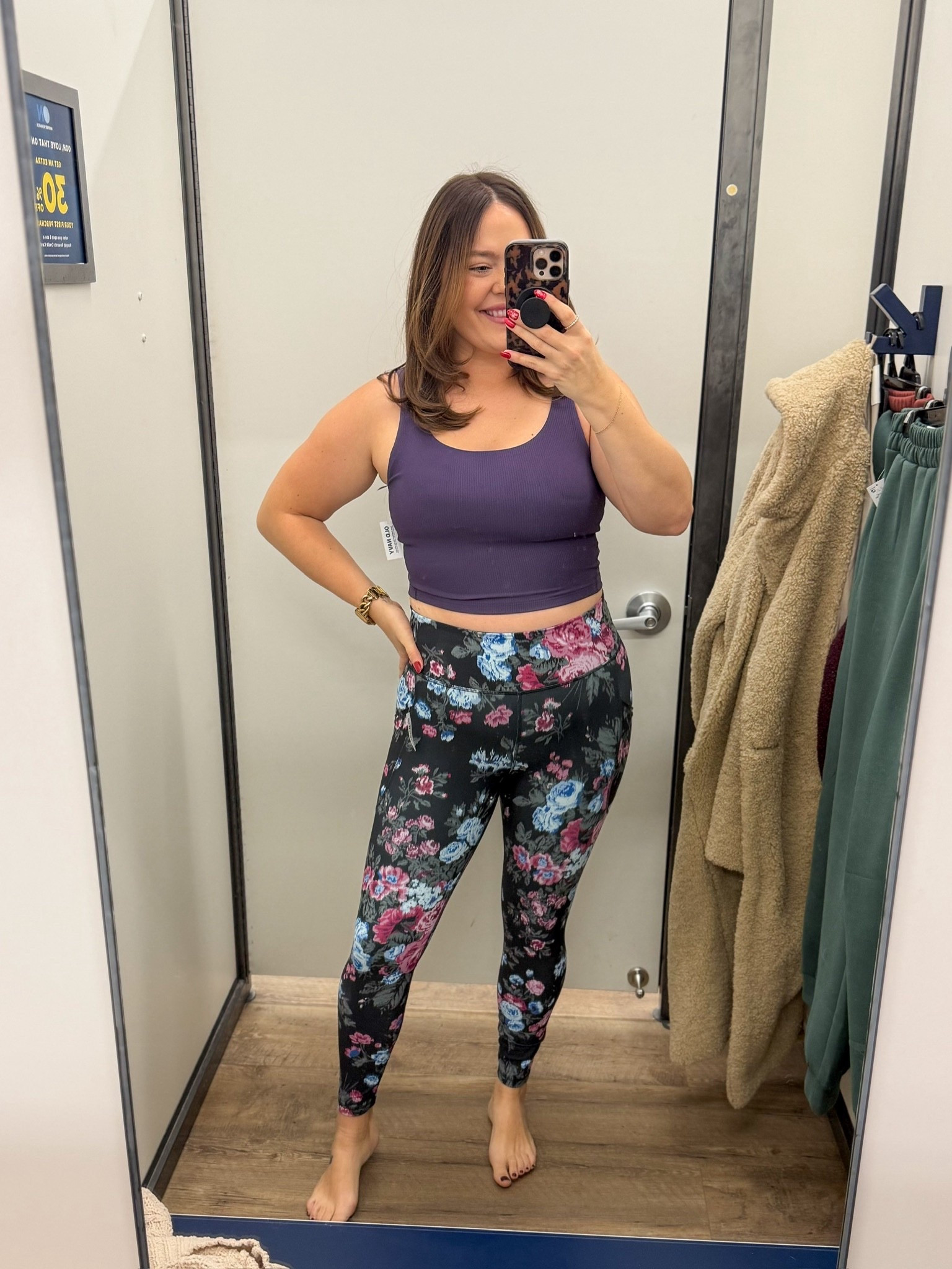 Workout fit from old navy / longline tank that’s light support and 7/8 leggings / both true to size and available in multiple colors 

#LTKMidsize #LTKActive #LTKFindsUnder50
