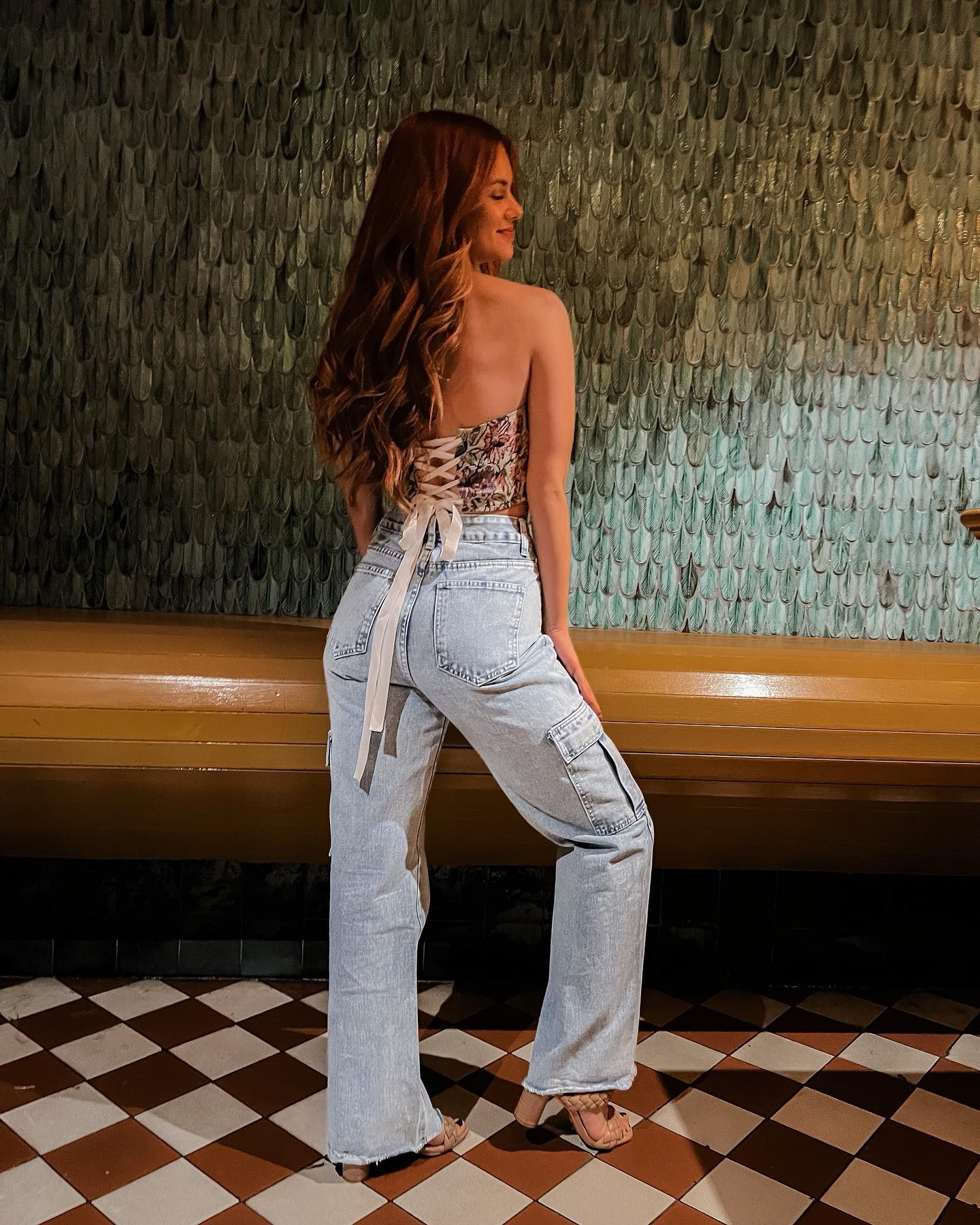 Couldn’t find exact matches so I linked the closest items to the picture🤍