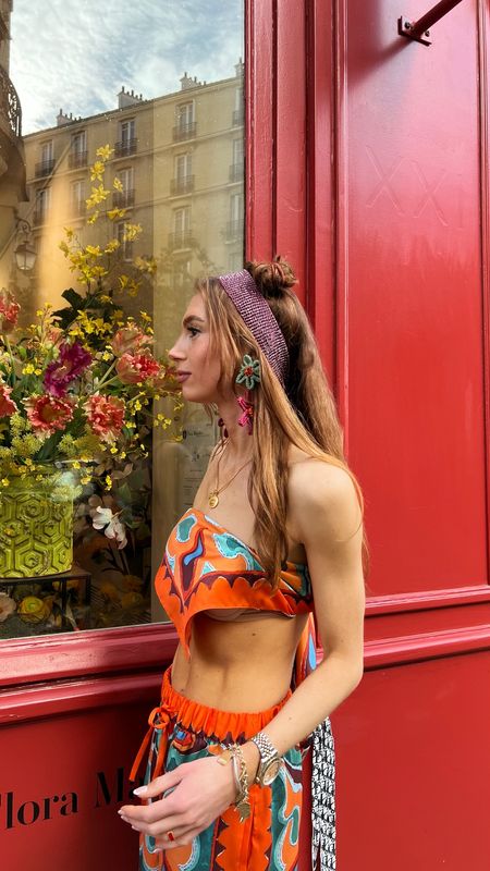 I may not have any of my luggage but I do have a whole lot of color now 💐✨💕✈️🇫🇷 

Silk bandana top | silk pants | patterned pants | zara spring | beaded scarf | beaded belt | flower earrings | beaded earrings | summer style | beach style | Paris looks | summer in Paris | revolve summer | Tanologist tan 

#LTKeurope #LTKFind #LTKtravel