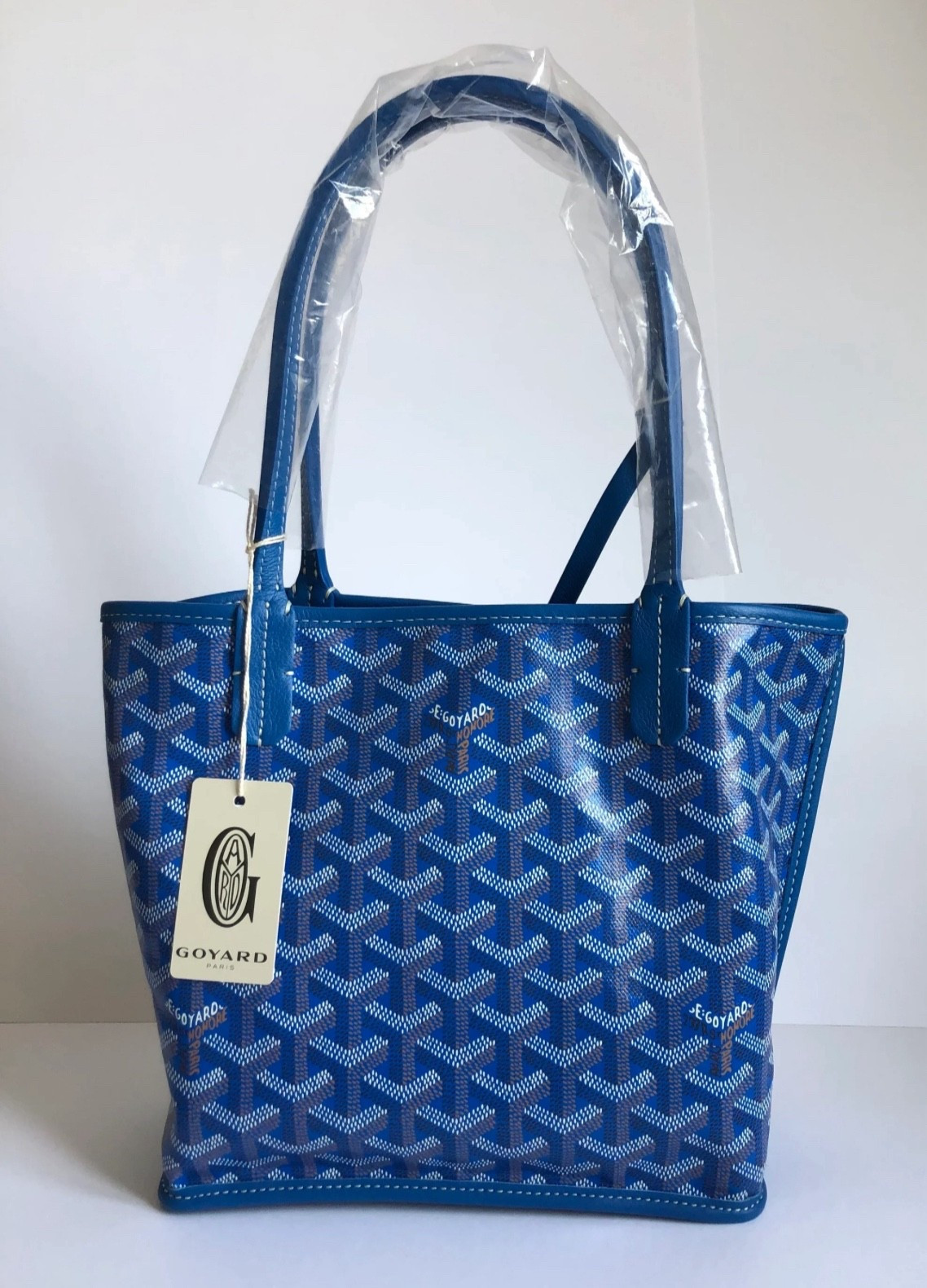 The #goyard bag you love but Amazon dupe I literally can not tell a difference but my wallet can #goyardtote and the #minitote are so good the #large and #medium fit laptop so good #traveltote #worktote #designerbag #goyardbag

#LTKTravel #LTKItBag #LTKFindsUnder100