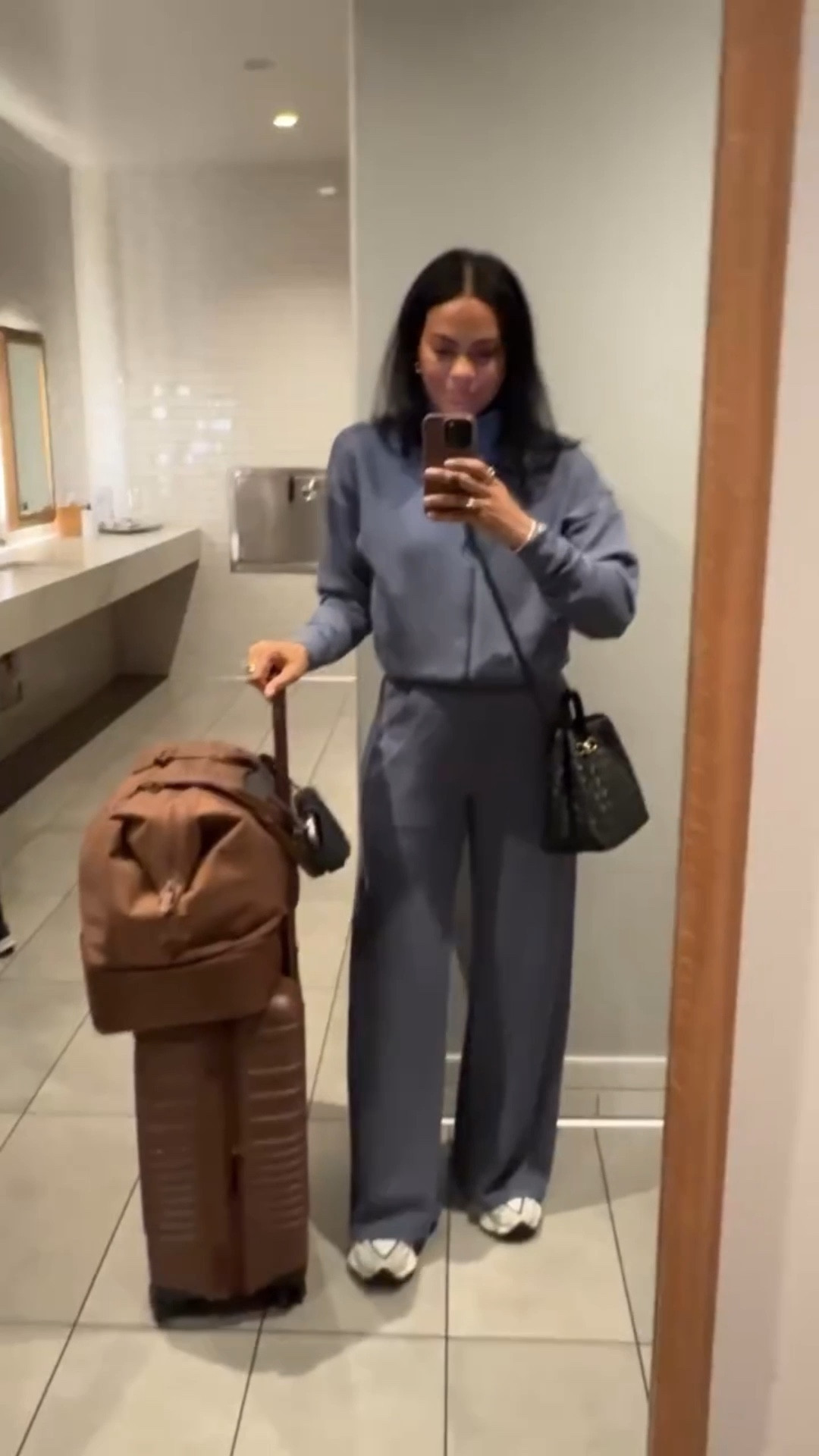 Spanx code: ANNAGXSPANX Come with me to Tokyo! Now that @alaskaair and @hawaiianairlines have teamed up, they offer a non stop flight from Seattle, and it’s an incredible experience! When they asked me to go, it was an immediate yes- since everyone’s going to Tokyo, you have to hop on this flight- Alaska always does things with excellence! Gimme all your Tokyo tips!  