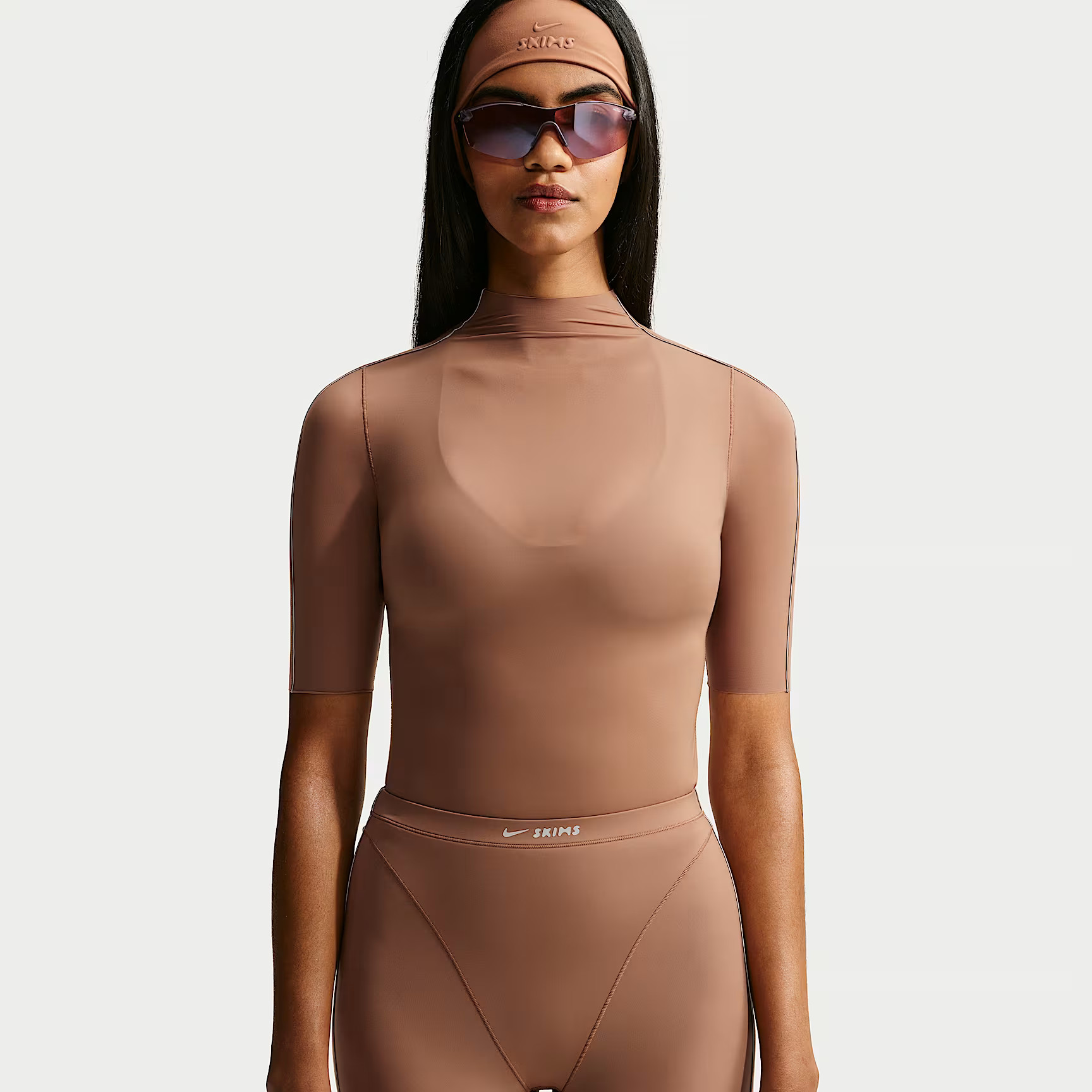 NikeSKIMS Weightless | Nike (US)